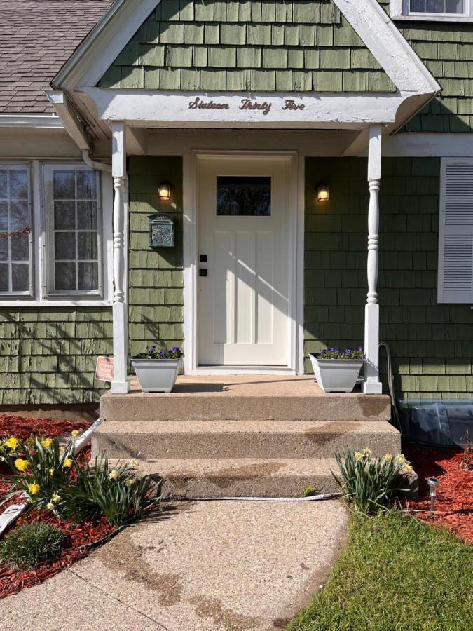 Villa Cozy Cape Cod Grand Rapids