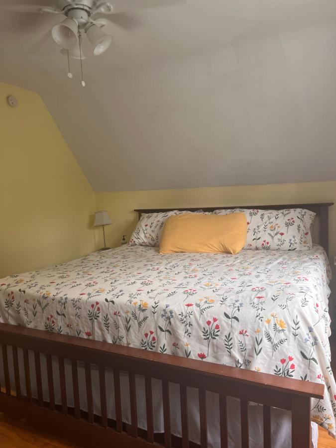 Cozy Cape Cod Villa Grand Rapids