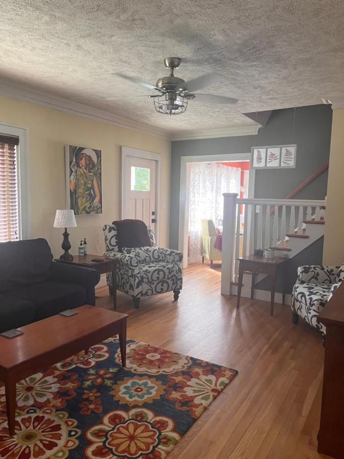 Cozy Cape Cod * Grand Rapids