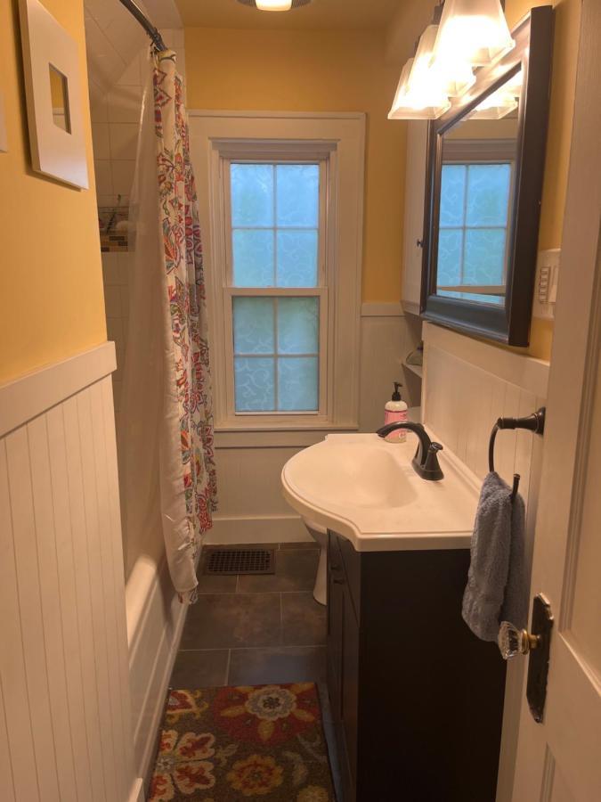 Cozy Cape Cod * Grand Rapids