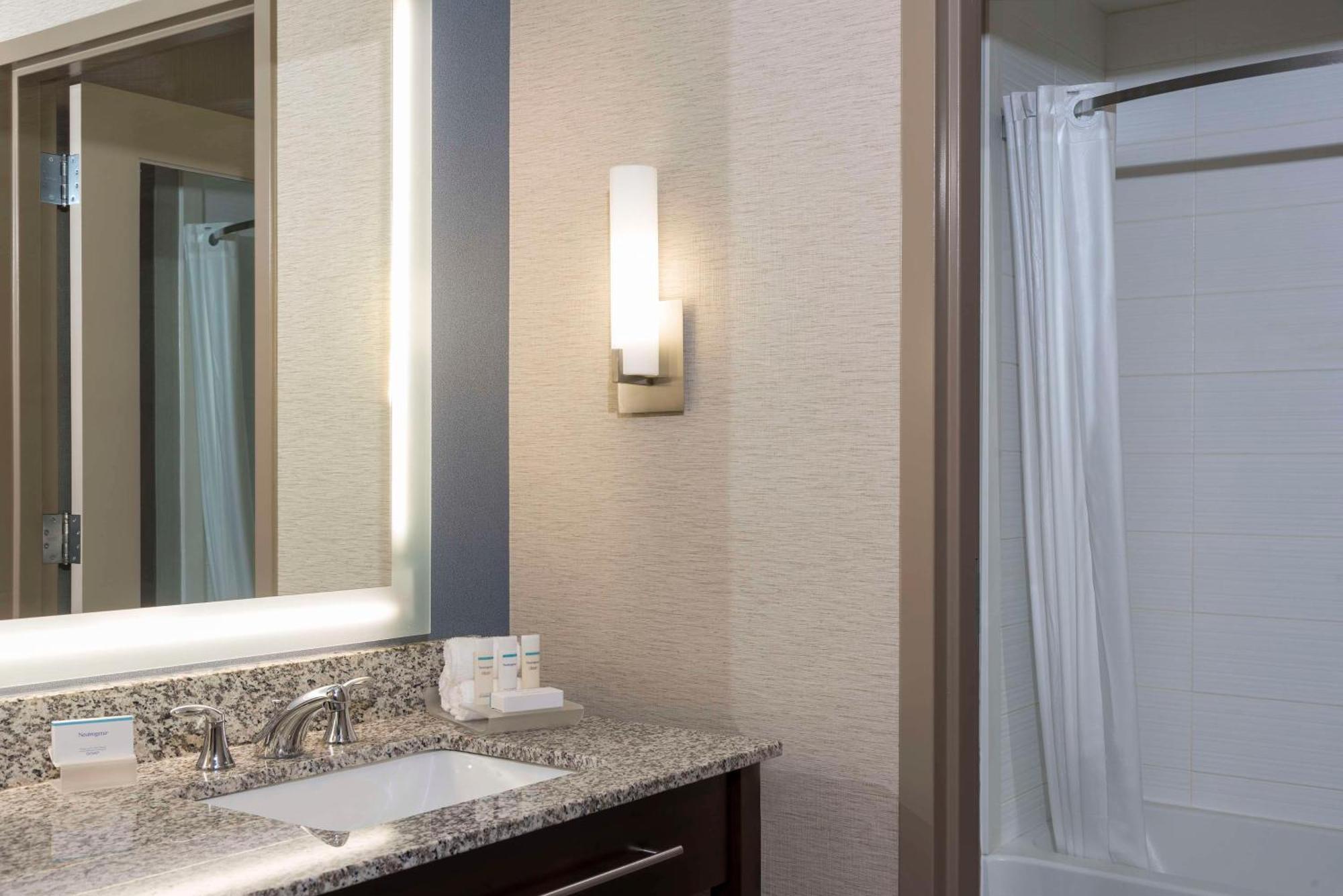 Hotel Homewood By Hilton Downtown Grand Rapids