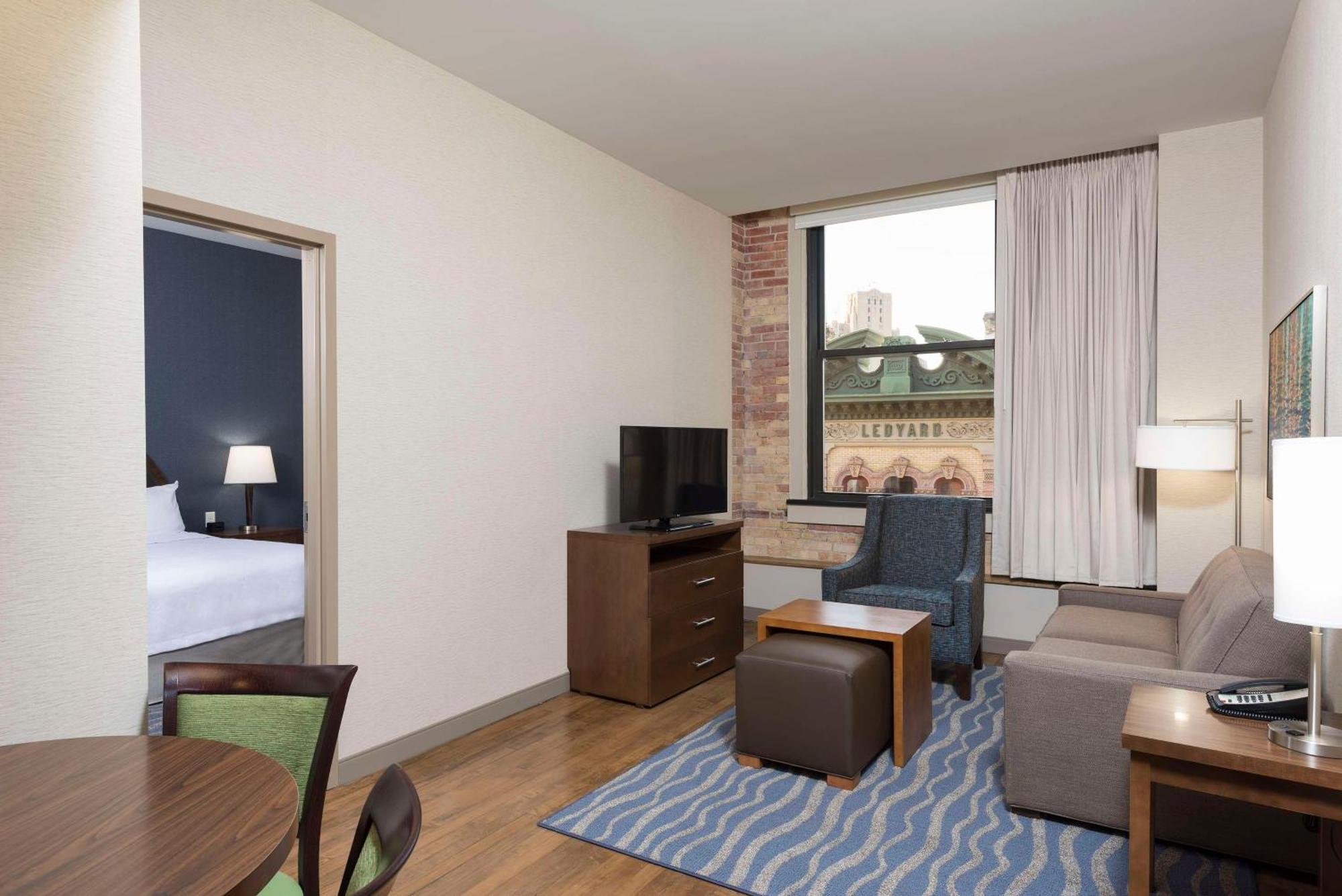 Hotel Homewood By Hilton Downtown