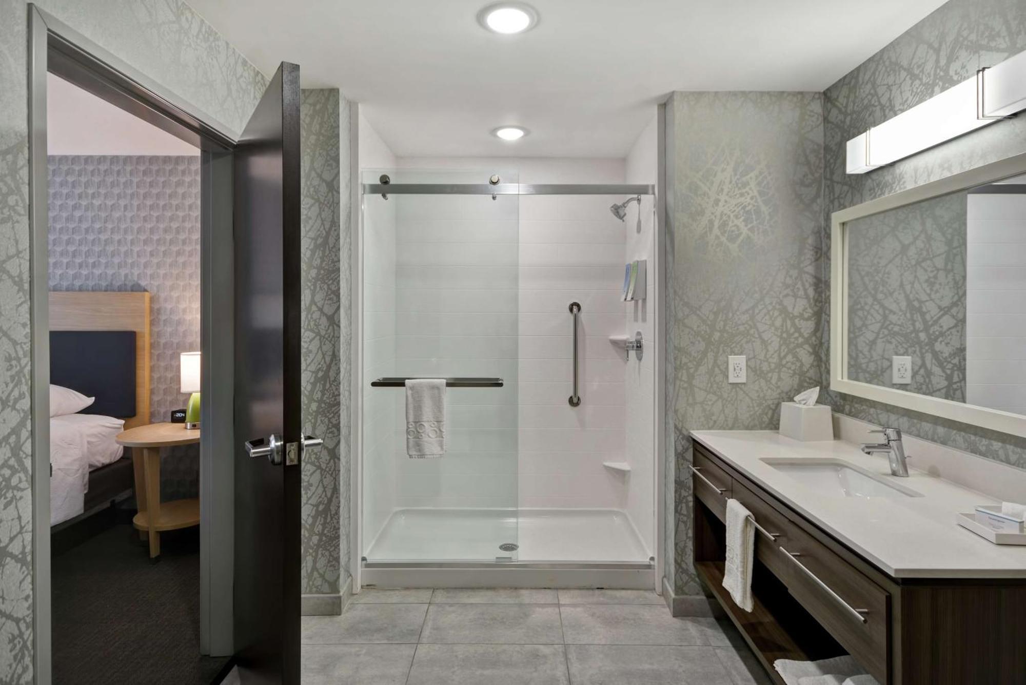 Home2 By Hilton North Hotel Grand Rapids
