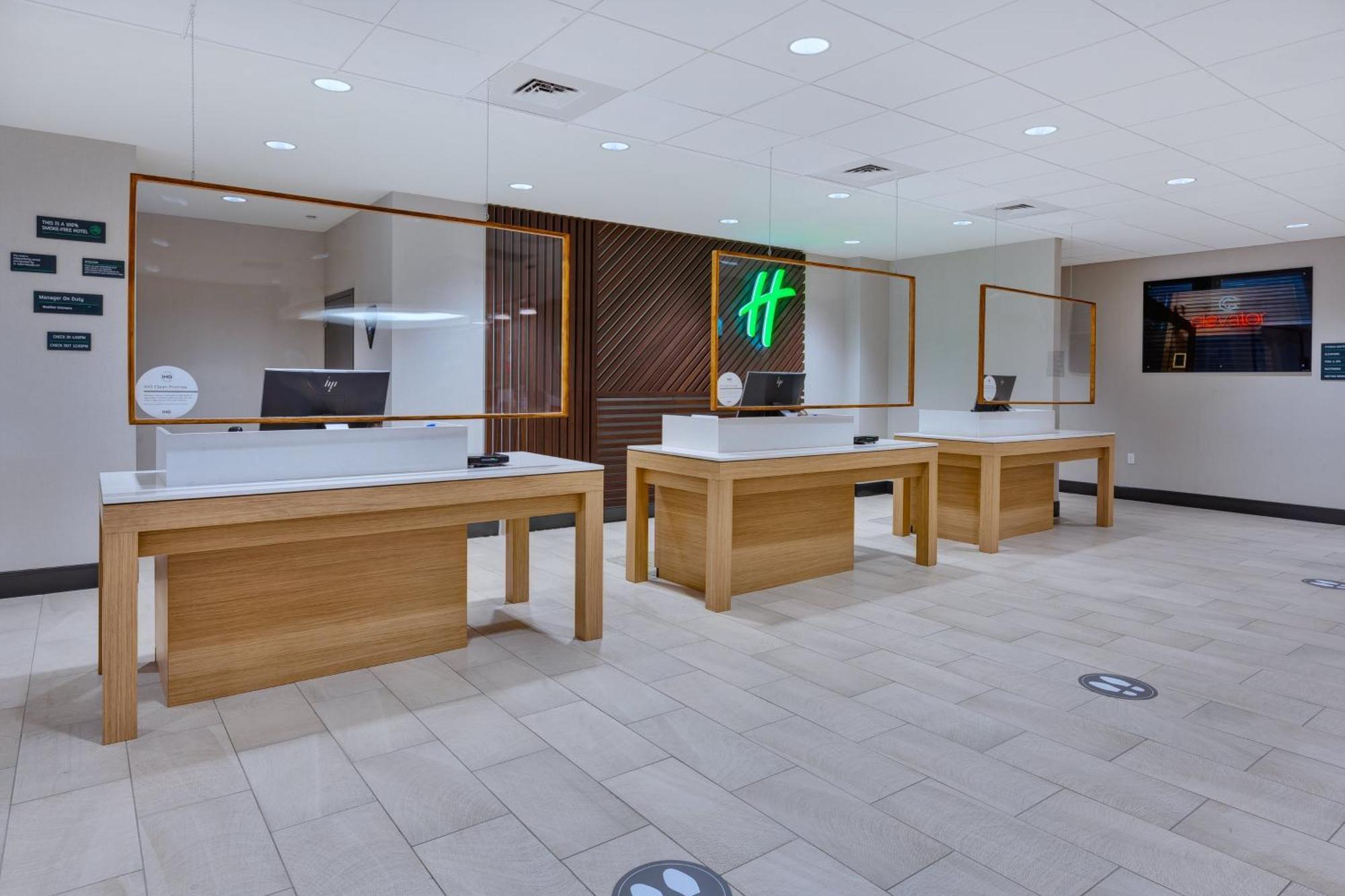 Hotel Downtown By Ihg 3*