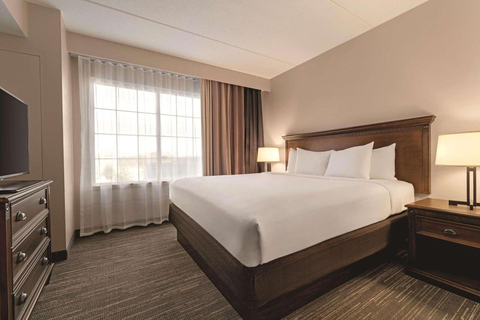 Country & By Radisson, East, Mi Hotel Grand Rapids