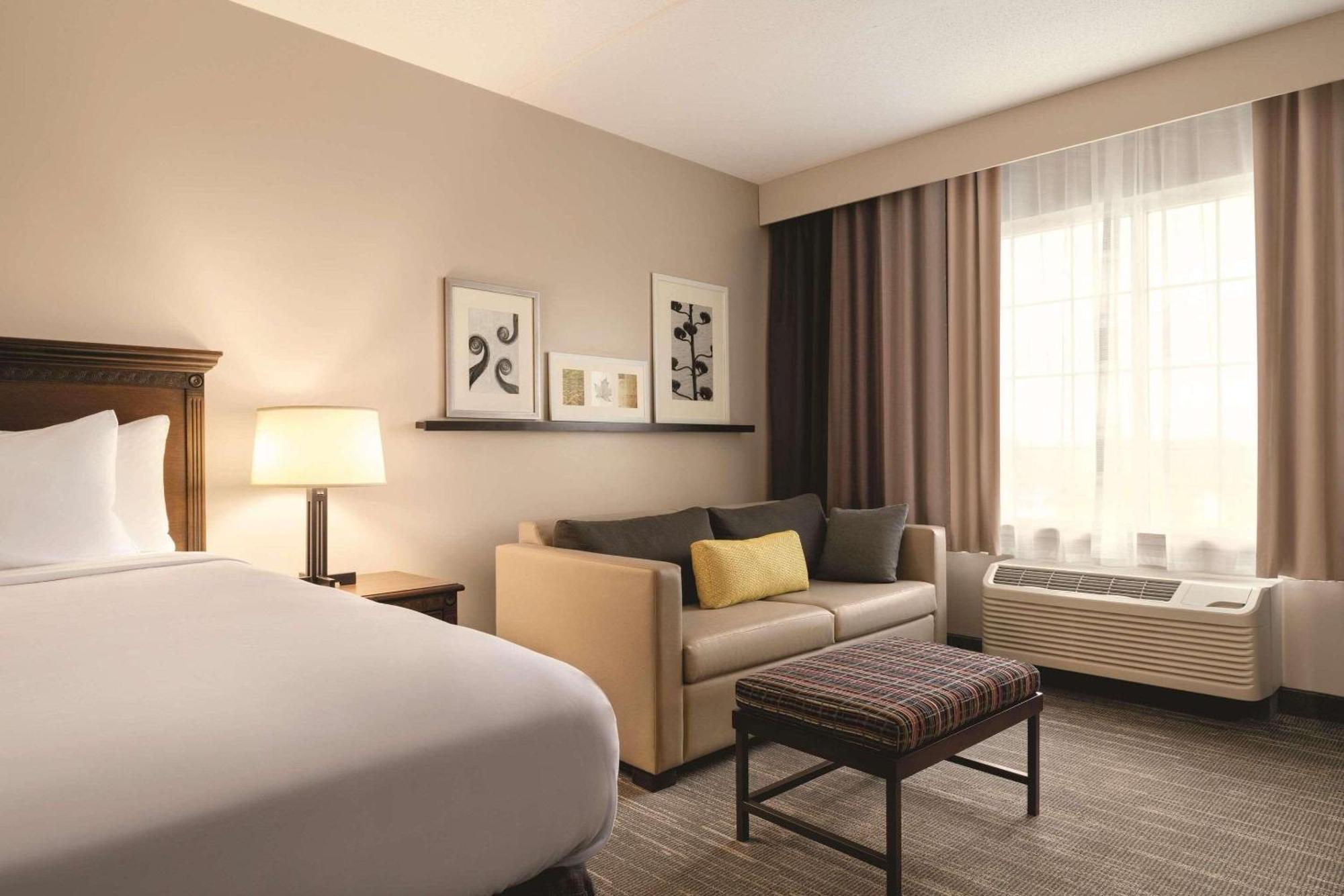 Country & By Radisson, East, Mi Hotel Grand Rapids