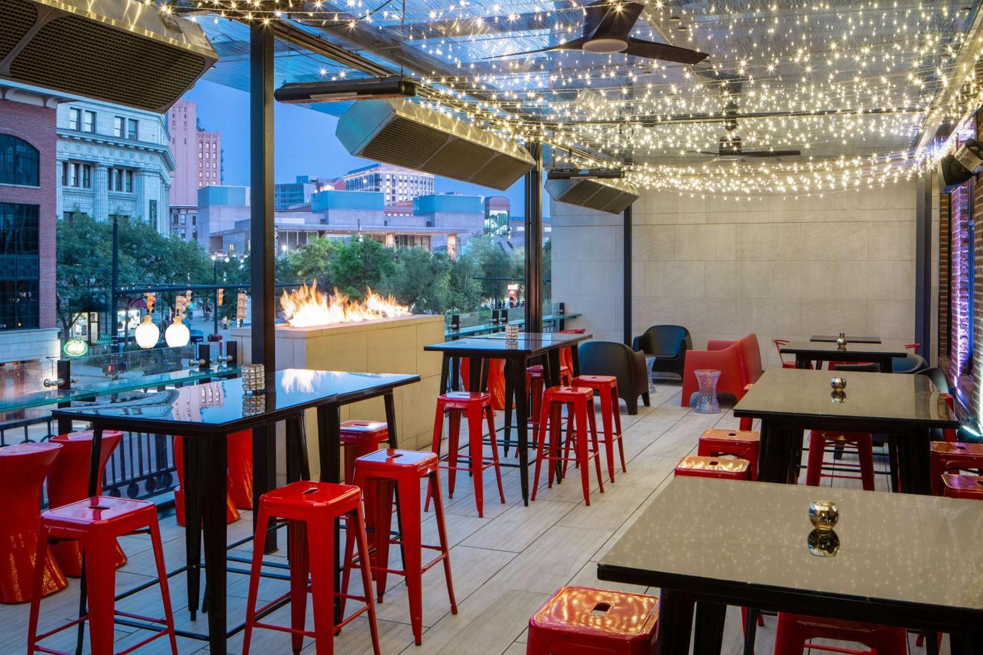 Hotel Amway Grand Plaza Hotel, Curio Collection By Hilton Grand Rapids