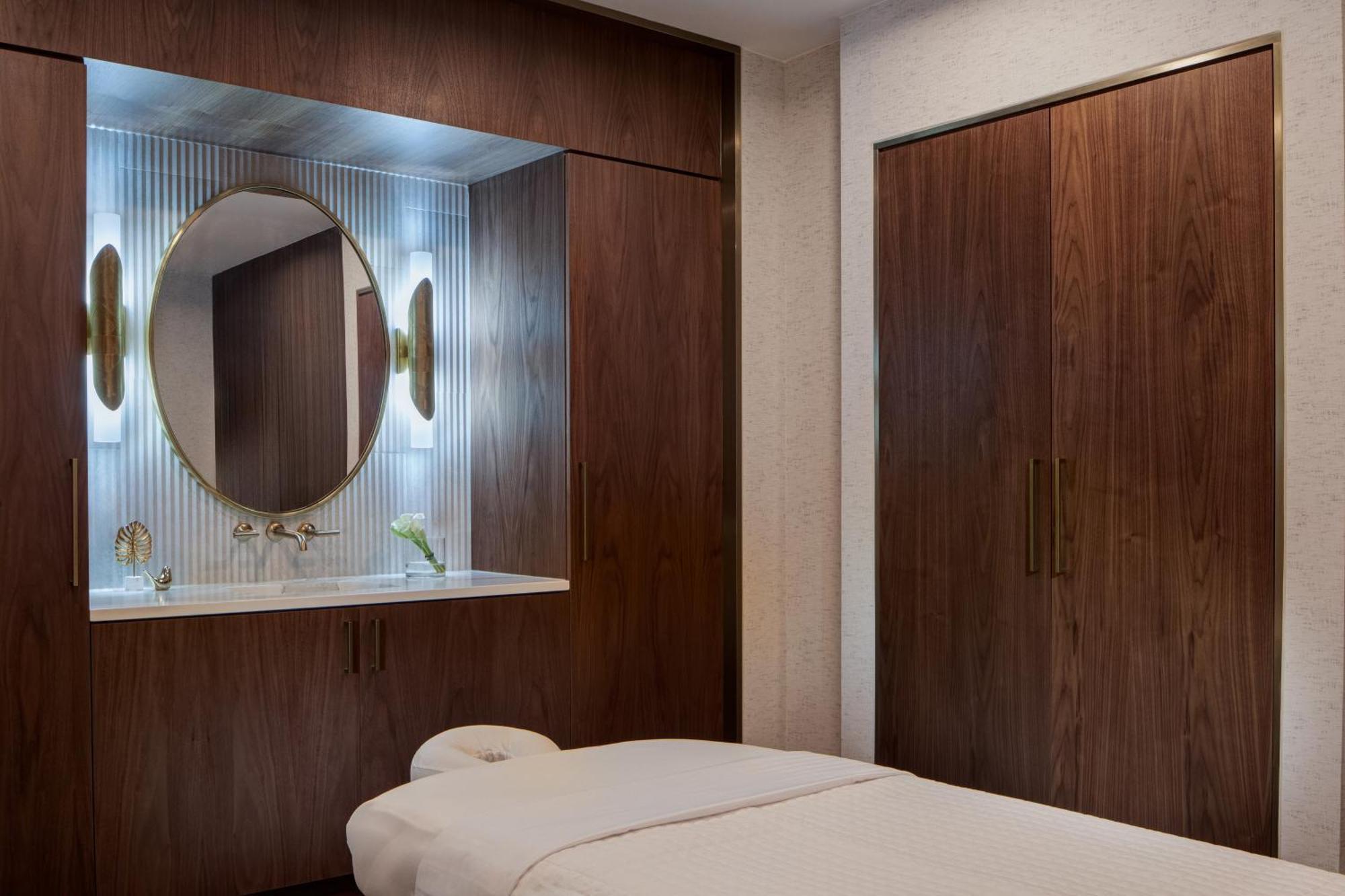 Hotel Amway Grand Plaza Hotel, Curio Collection By Hilton Grand Rapids