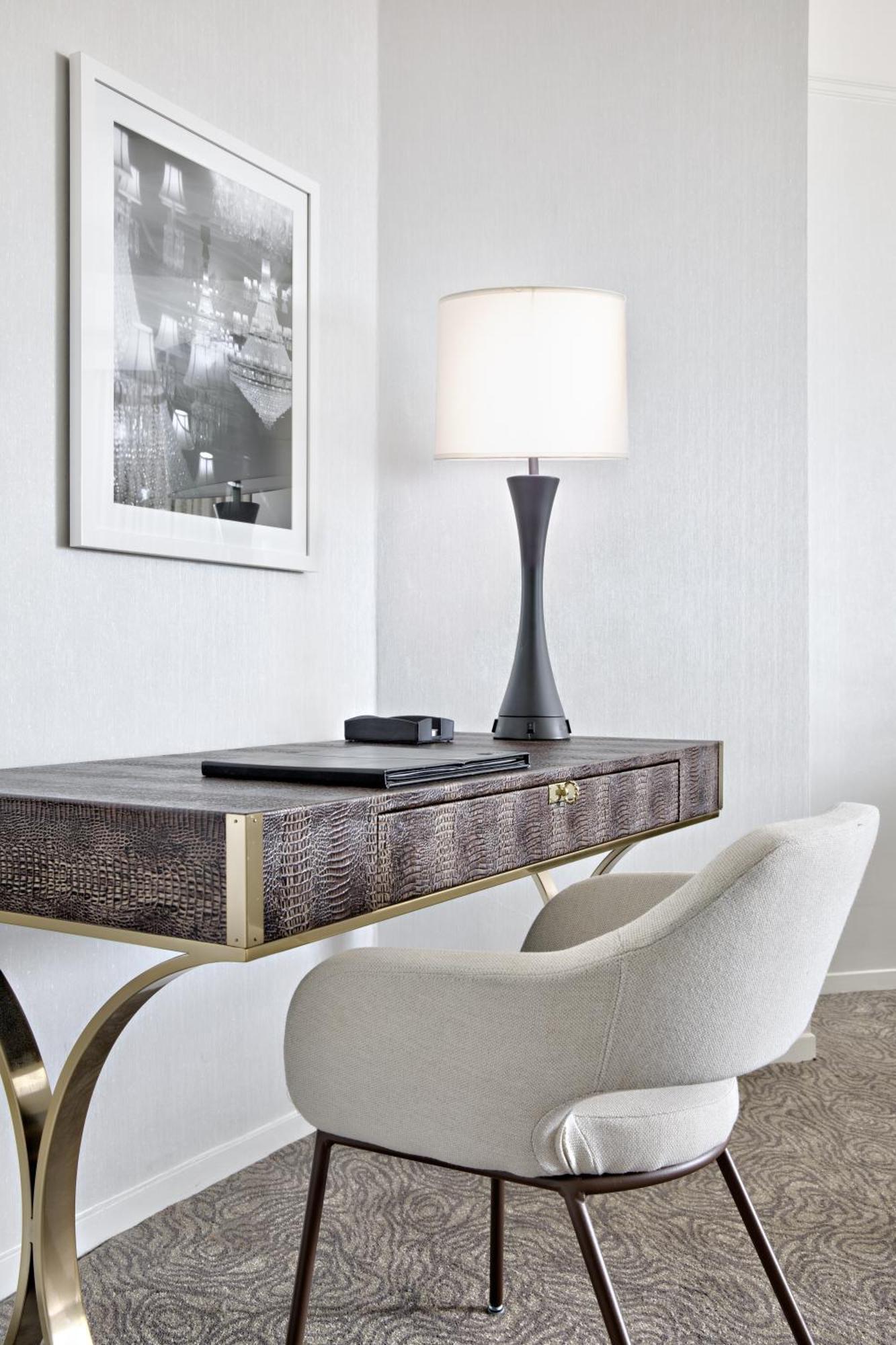 Amway Grand Plaza Hotel, Curio Collection By Hilton 4*