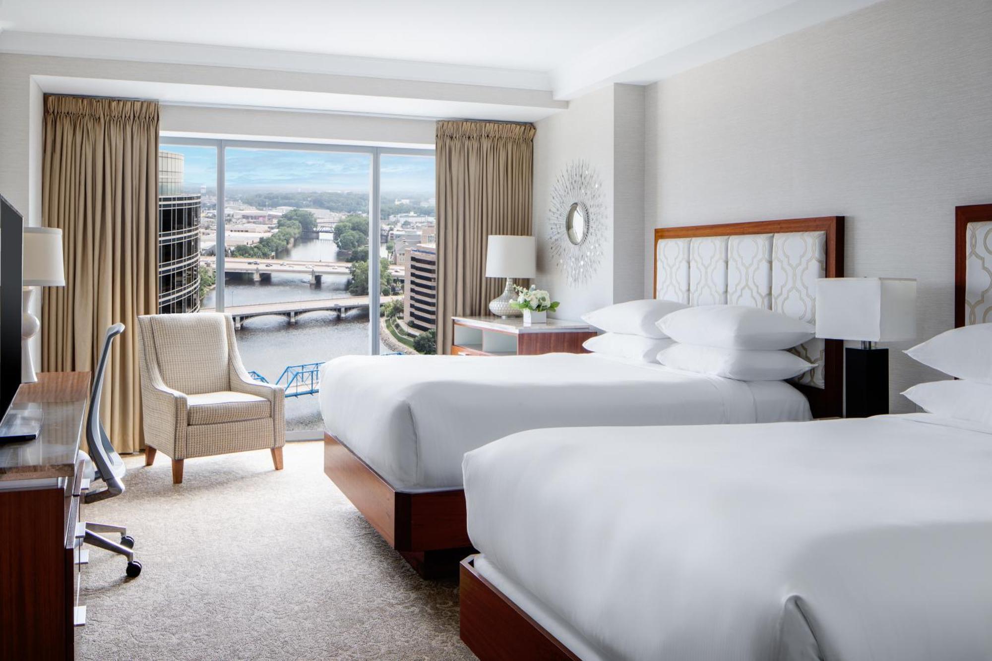 Amway Grand Plaza Hotel, Curio Collection By Hilton Grand Rapids