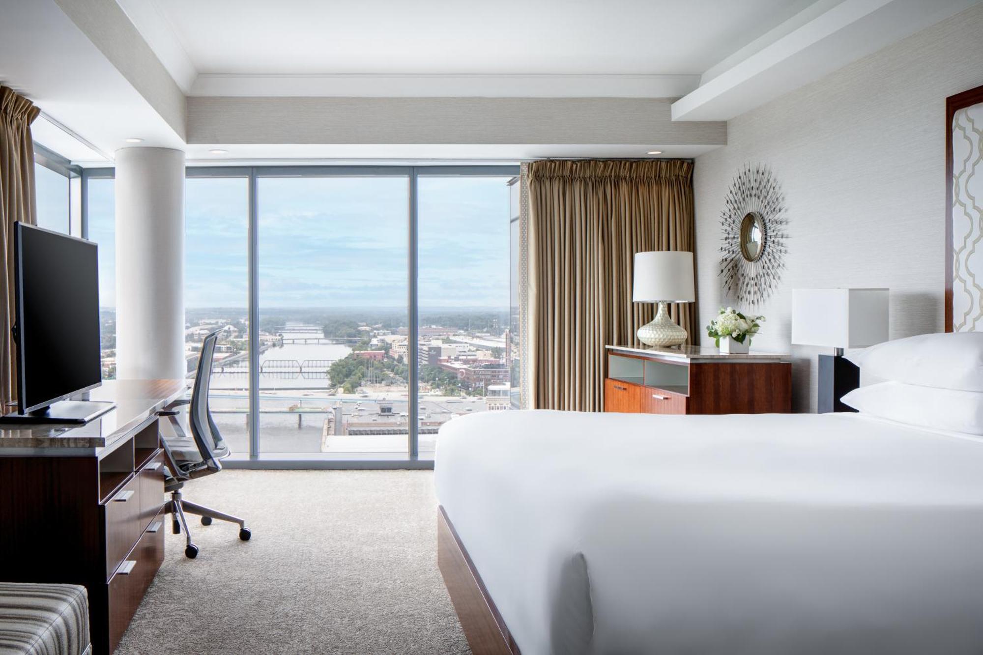 Amway Grand Plaza Hotel, Curio Collection By Hilton 4* Grand Rapids