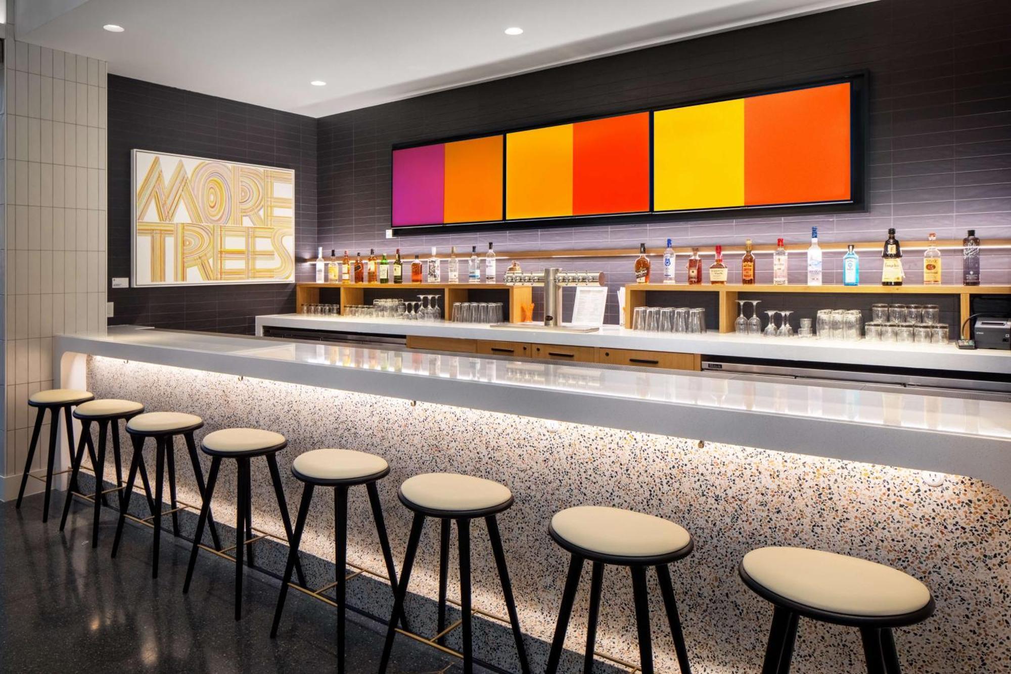 Hotel Canopy By Hilton Downtown 4*