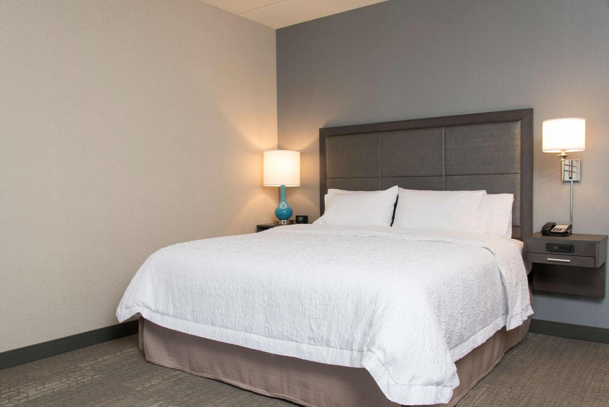 Hampton & Downtown Hotel
