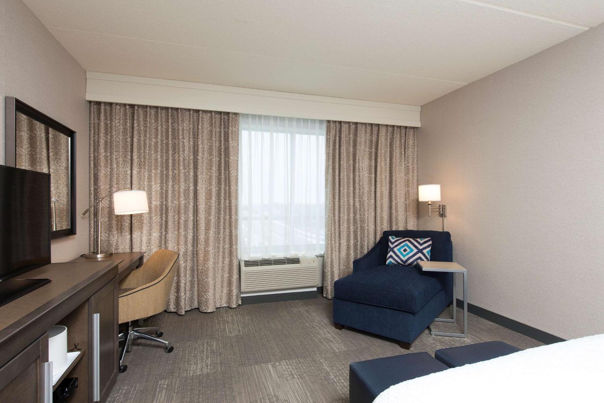 Hampton & Downtown Hotel