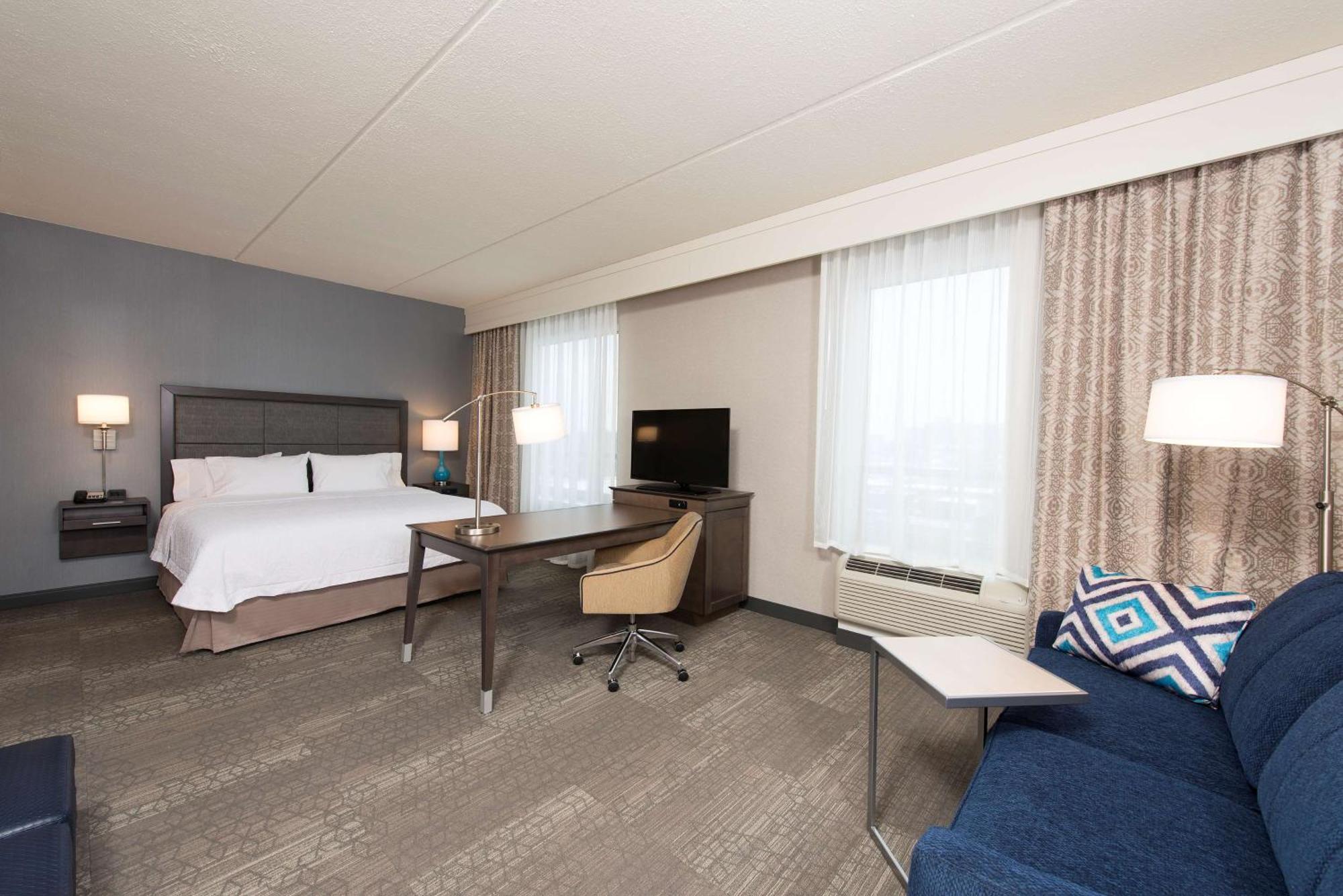 Hampton & Downtown 3*