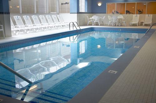 Hotel Country & By Radisson, East, Mi