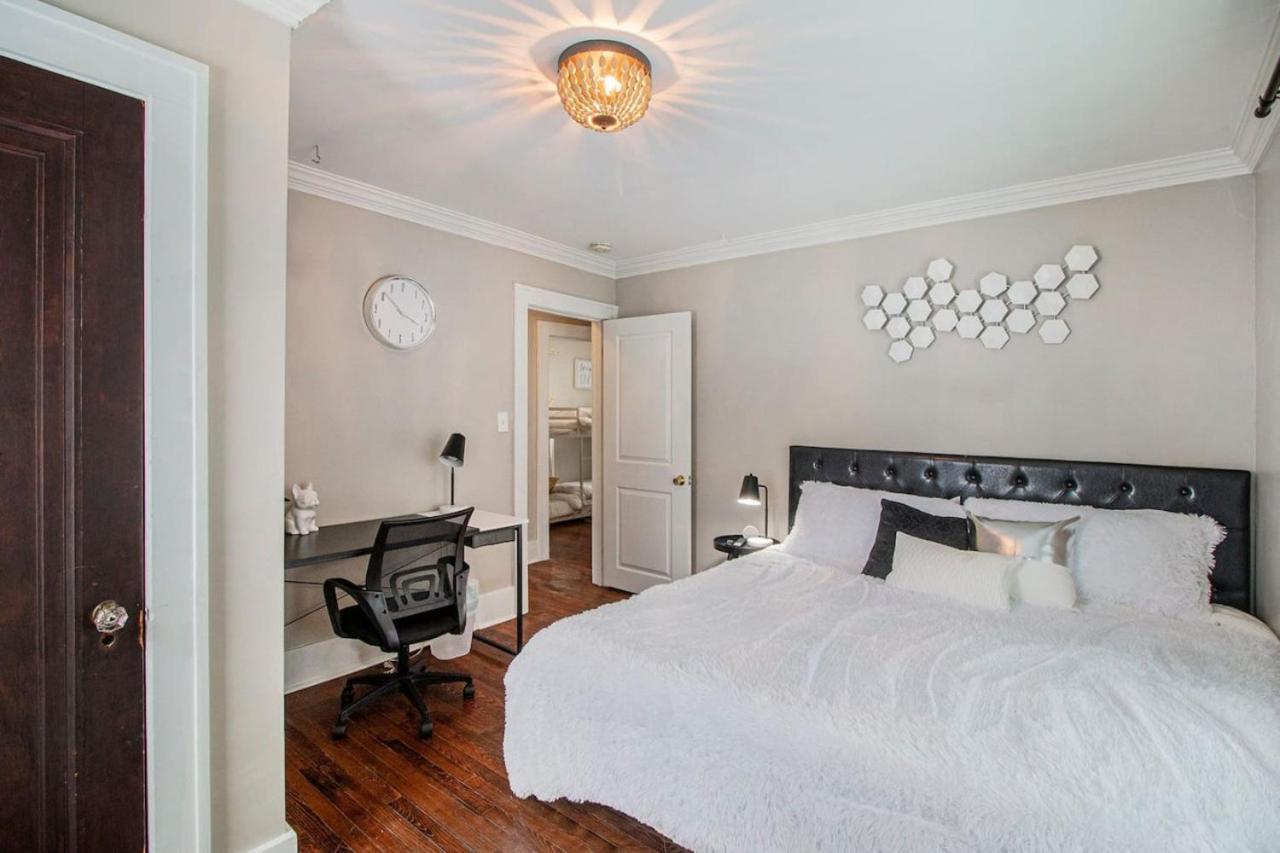 Downtown Gr Gem Sleeps 16 Gameroom Huge Backyard *