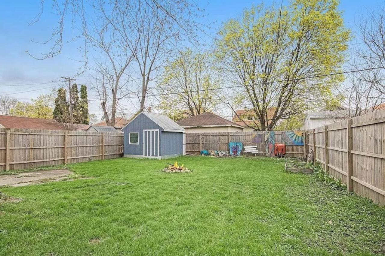 Holiday home Downtown Gr Gem Sleeps 16 Gameroom Huge Backyard *