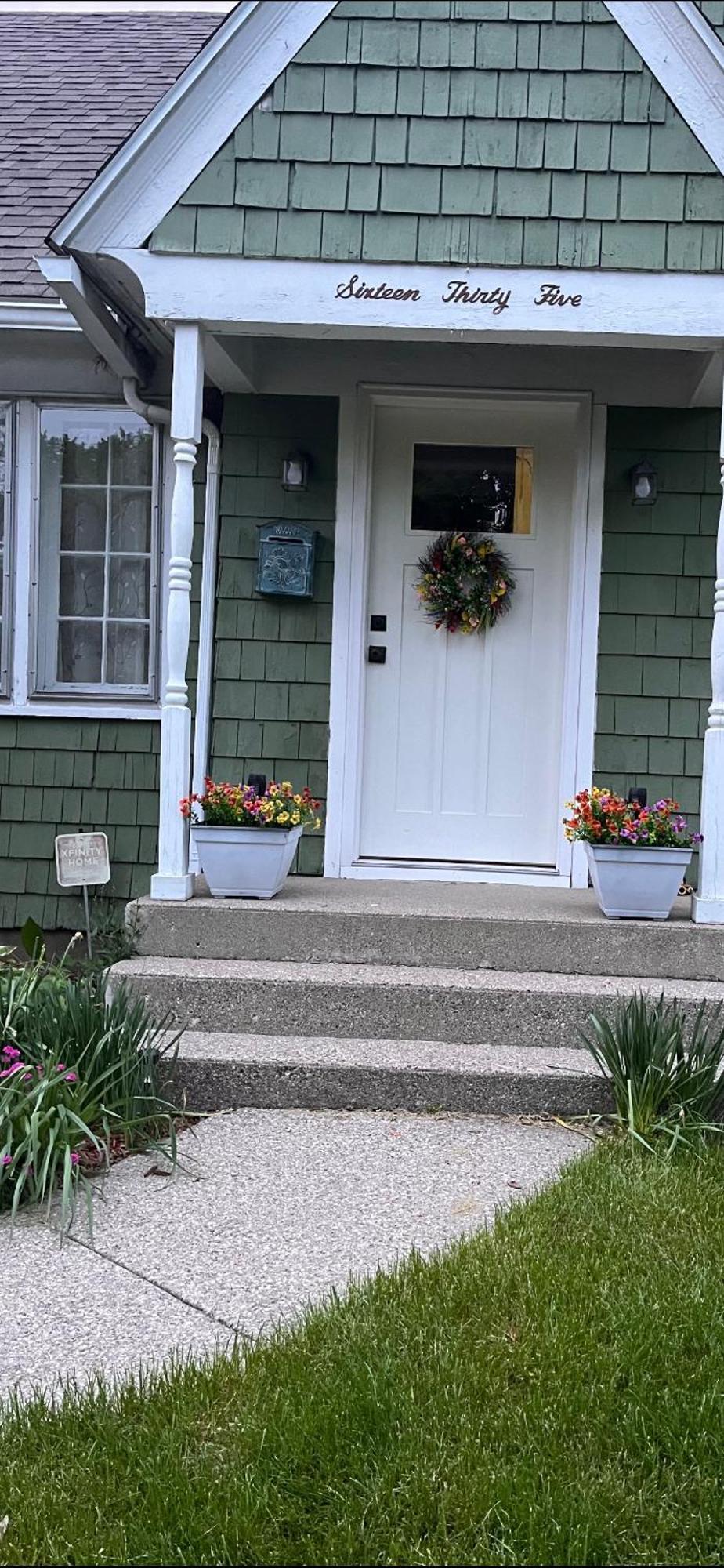 Cozy Cape Cod Villa Grand Rapids