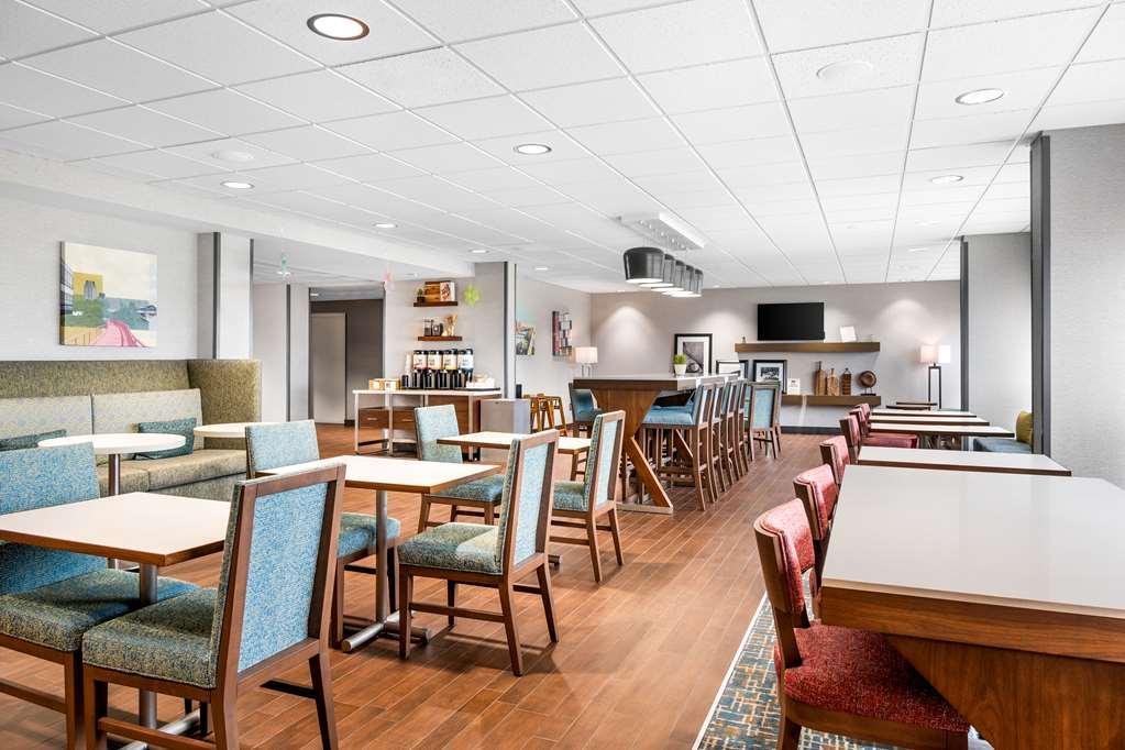 Hotel Hampton Grand Rapids/north