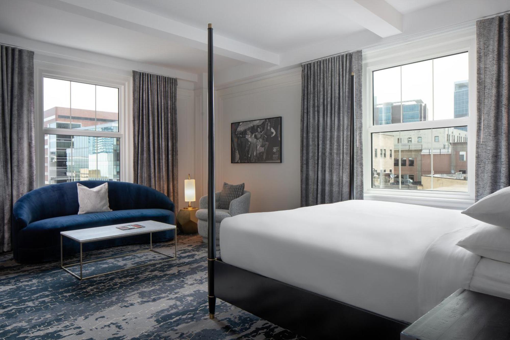 Amway Grand Plaza Hotel, Curio Collection By Hilton Grand Rapids