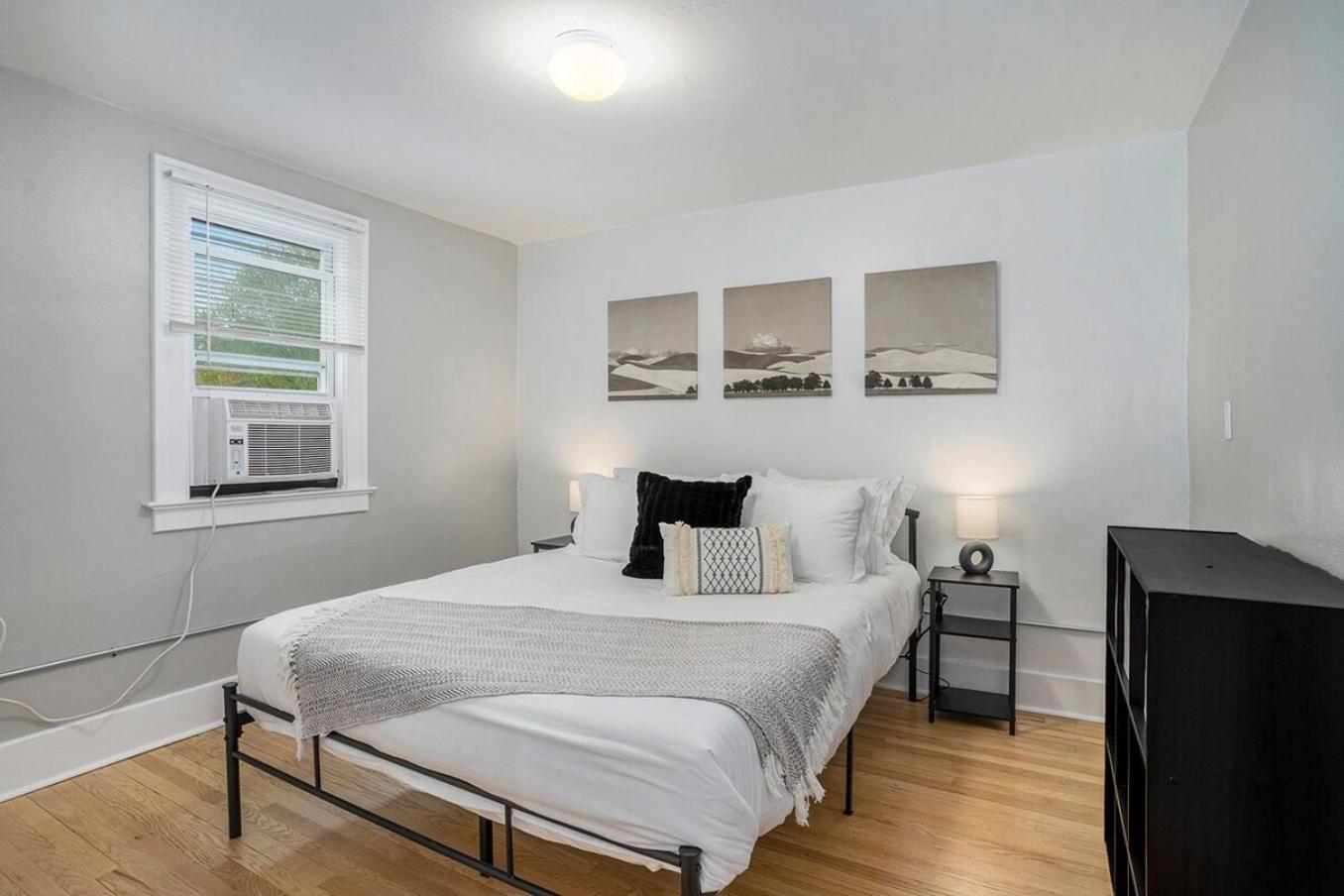 Apartment Contemporary Quarters - Modern Corporate Housing Grand Rapids
