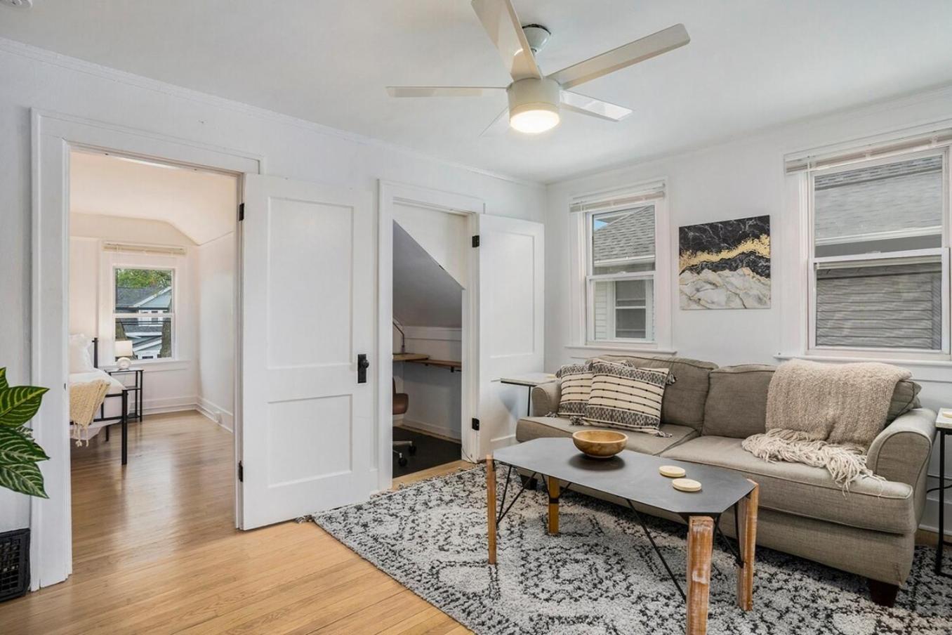 Contemporary Quarters - Modern Corporate Housing Apartment *
