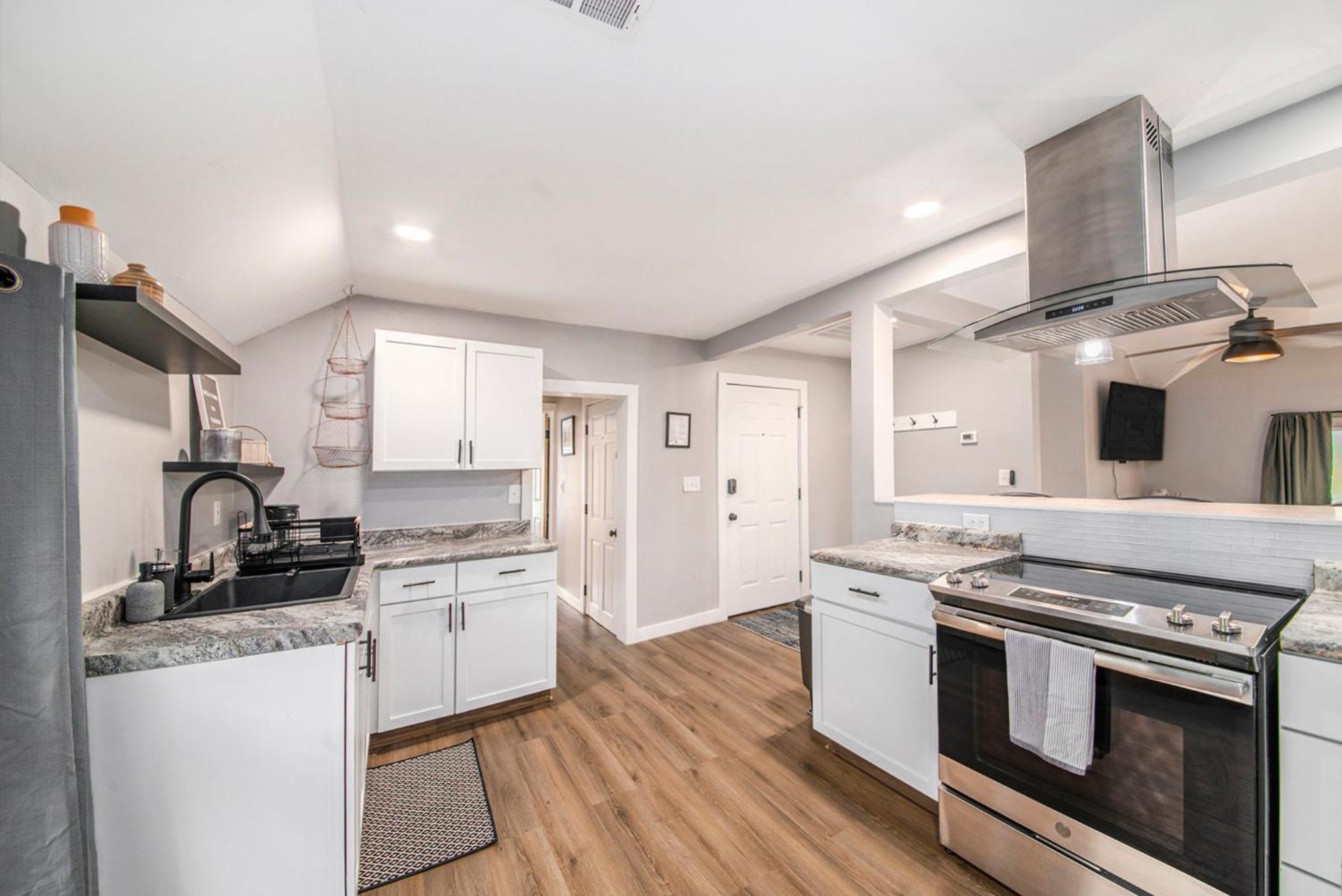 Cityscape - New Corporate Downtown Apartment