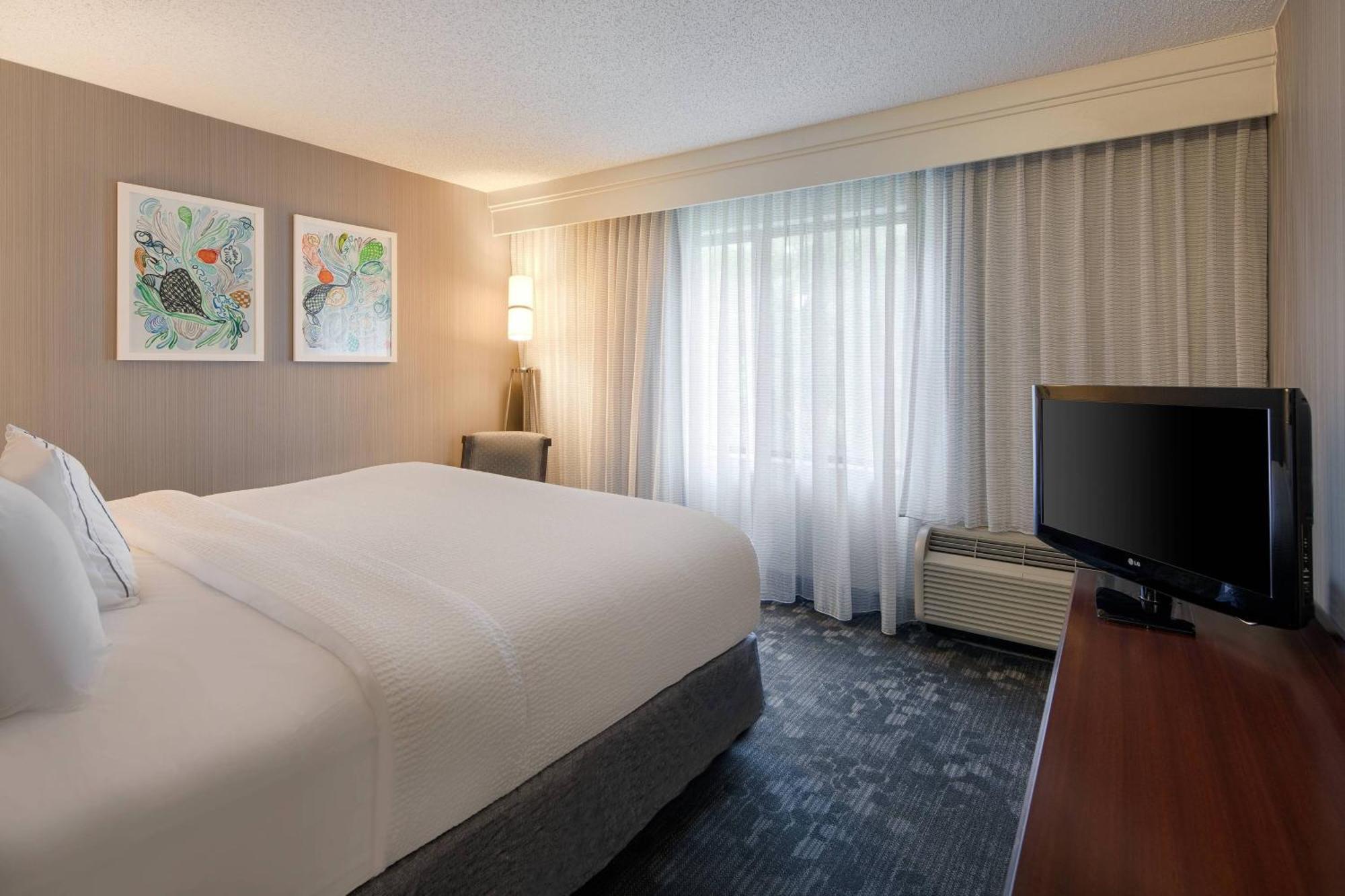 Courtyard Airport Hotel Grand Rapids