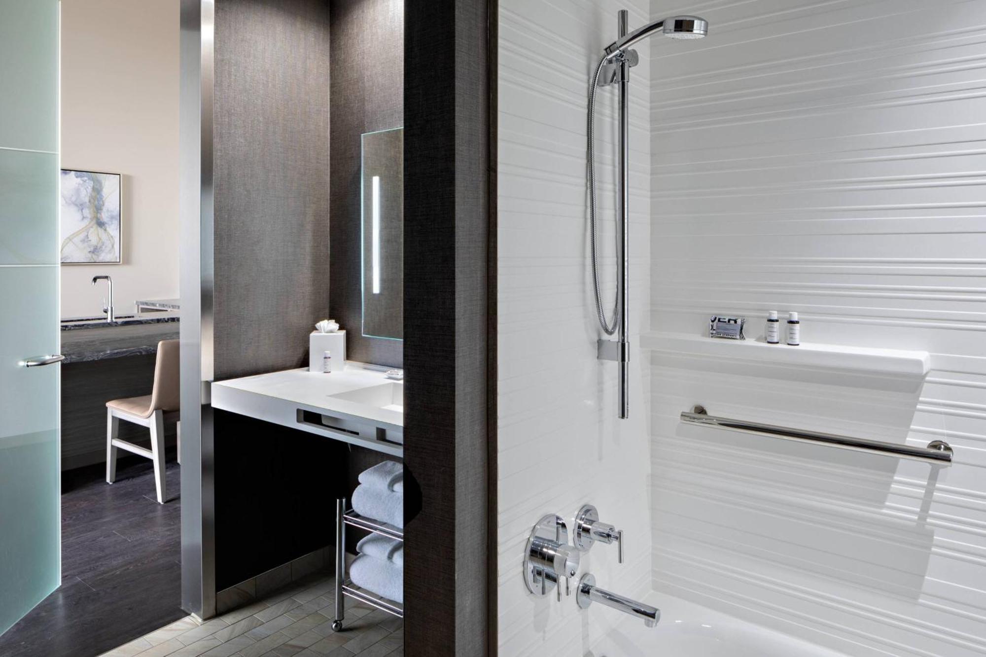 Ac By Marriott Downtown Hotel 4*