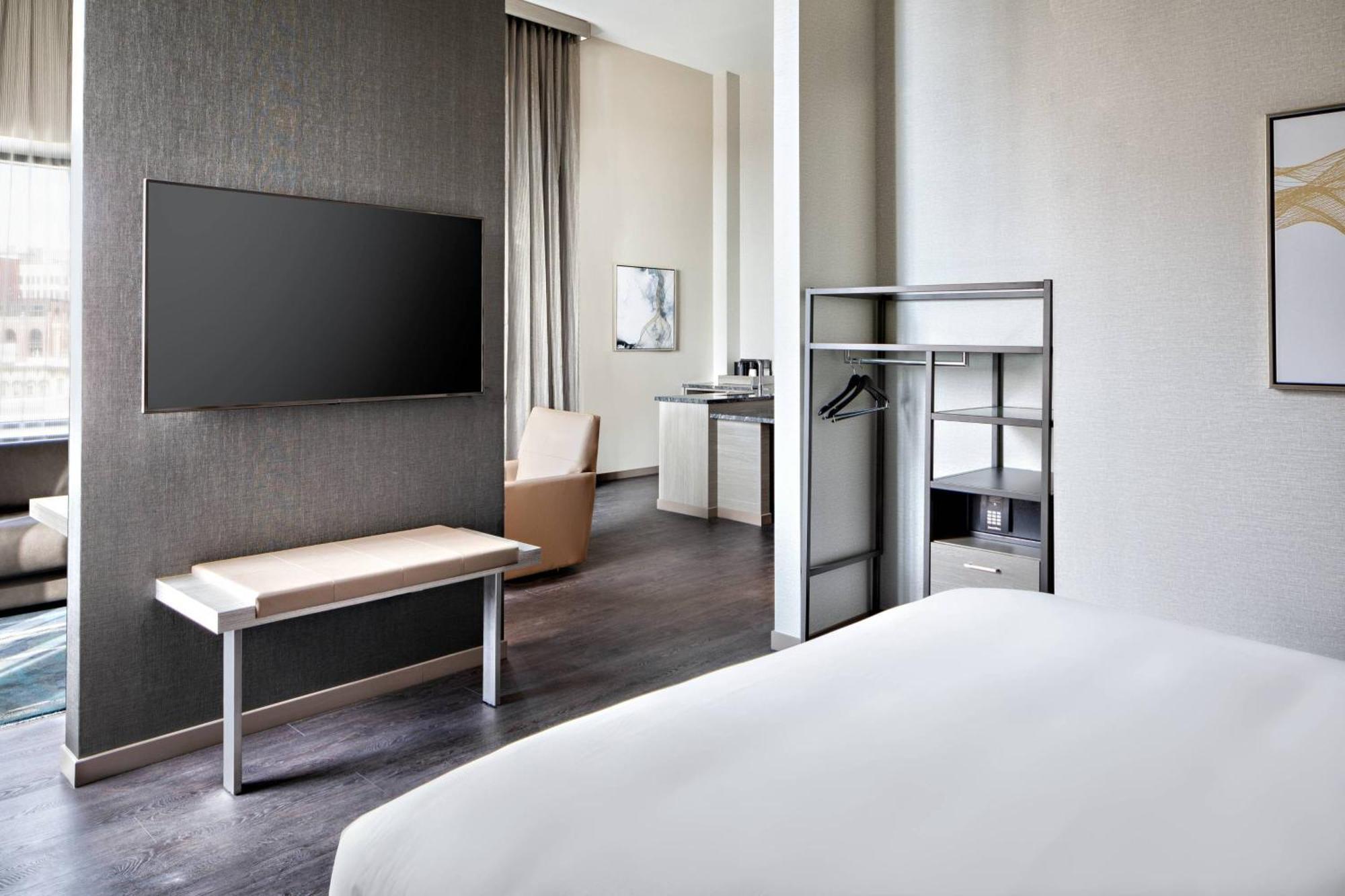 Hotel Ac By Marriott Downtown 4*