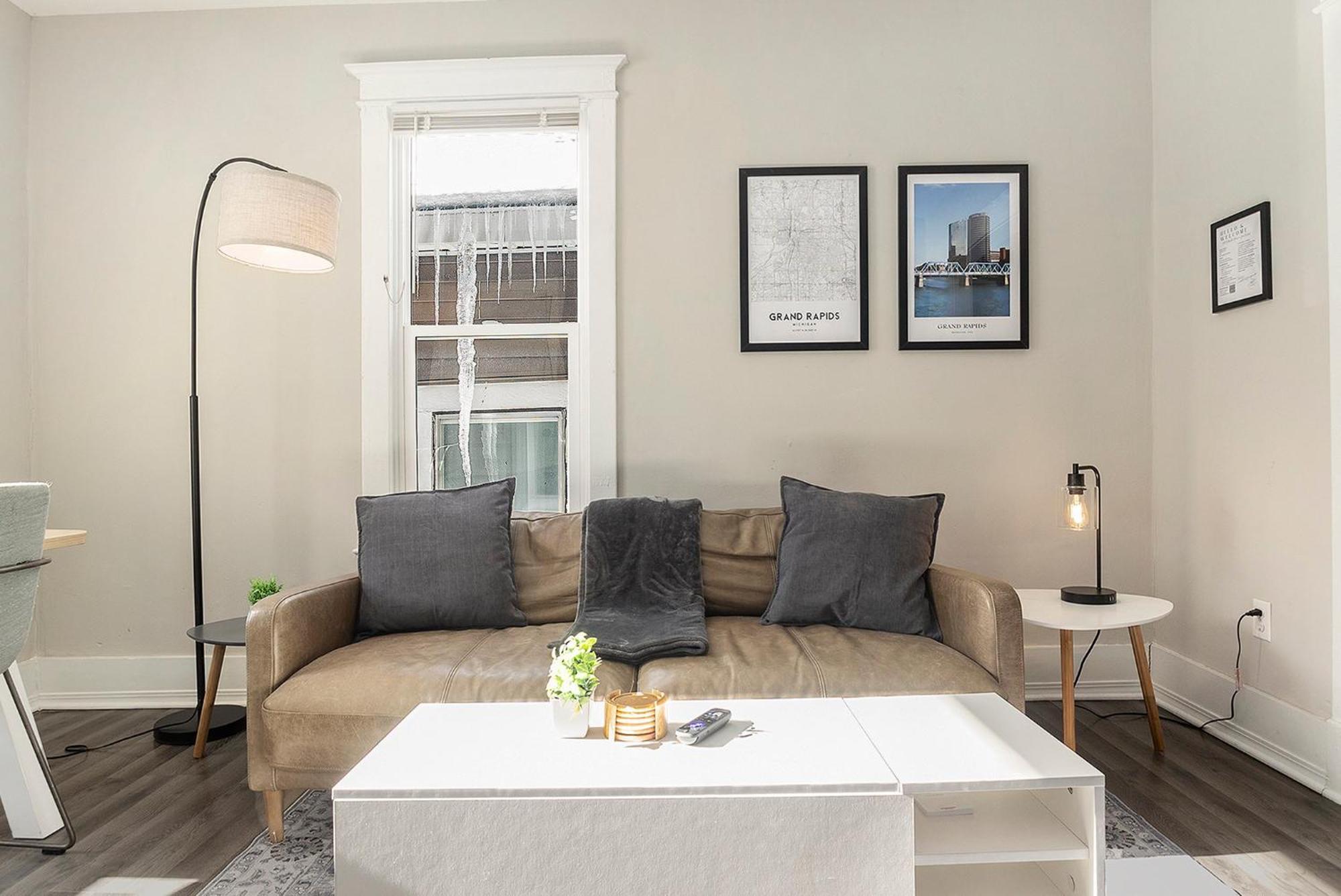 The Metropolitan Manor-new Corporate Downtown Apartment Grand Rapids