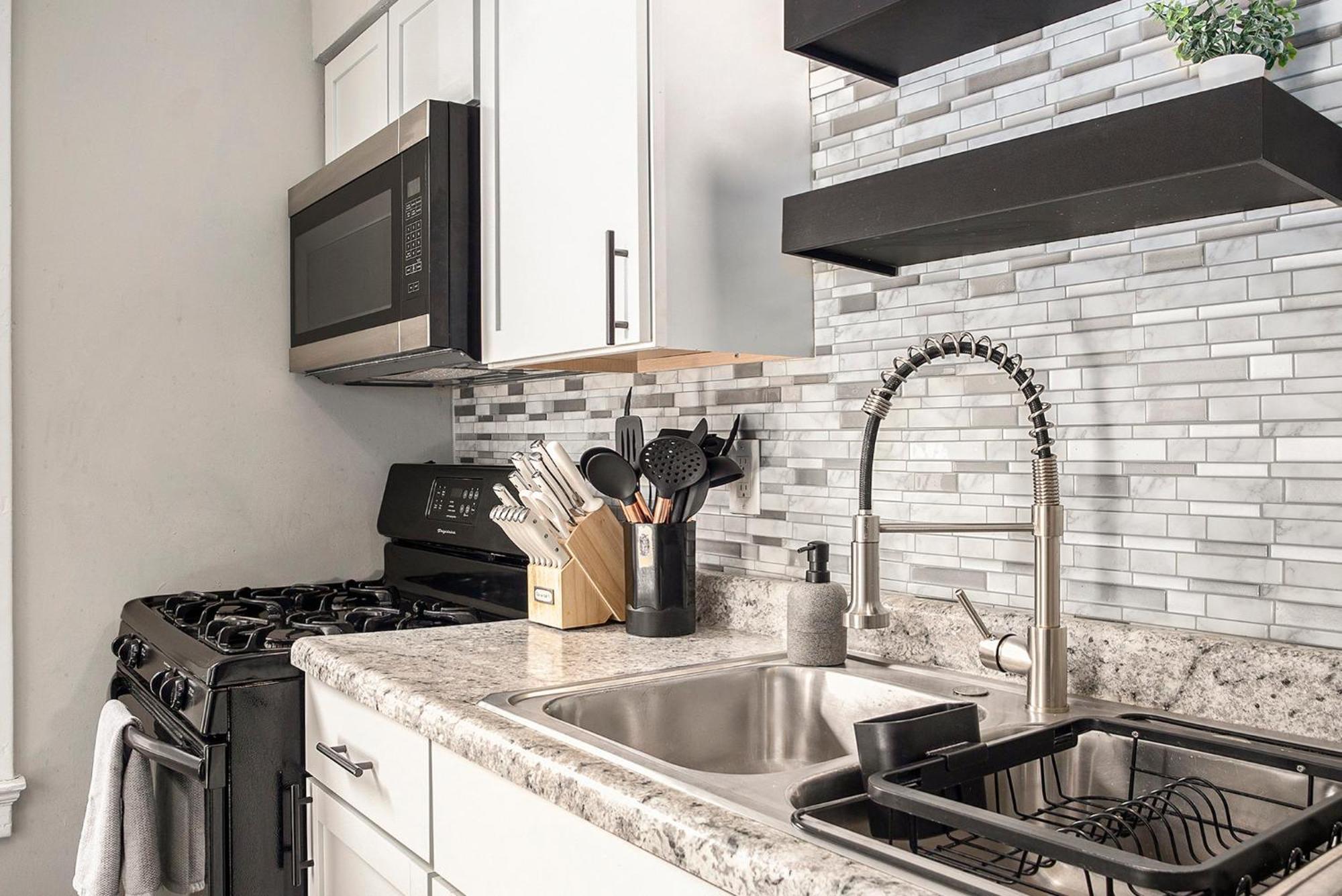 The Metropolitan Manor-new Corporate Downtown * Grand Rapids