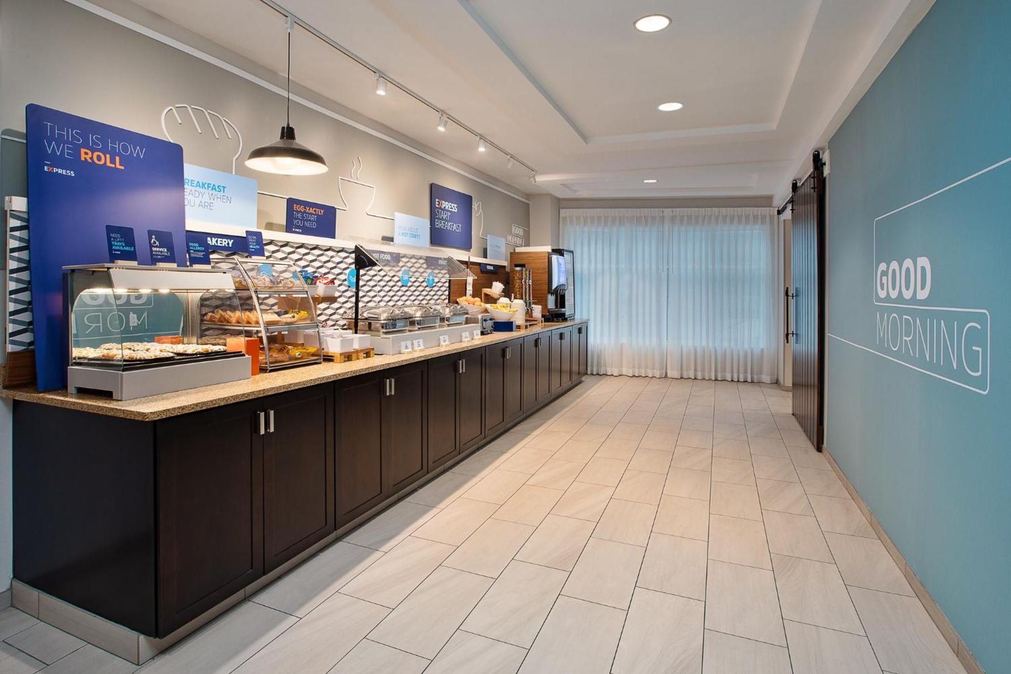 Hotel Express & Grand Rapids-north By Ihg Grand Rapids