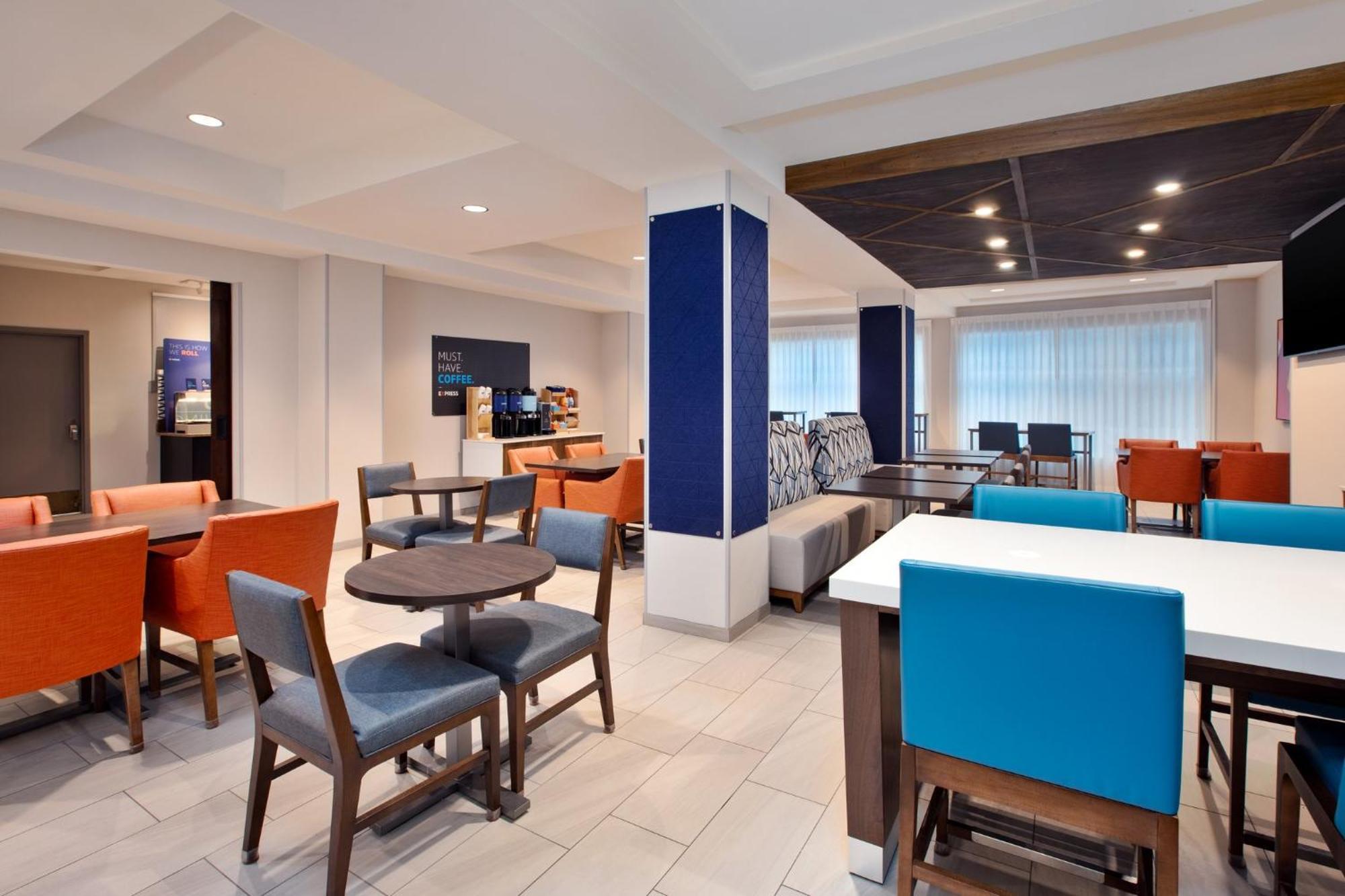 Express & Grand Rapids-north By Ihg 2*