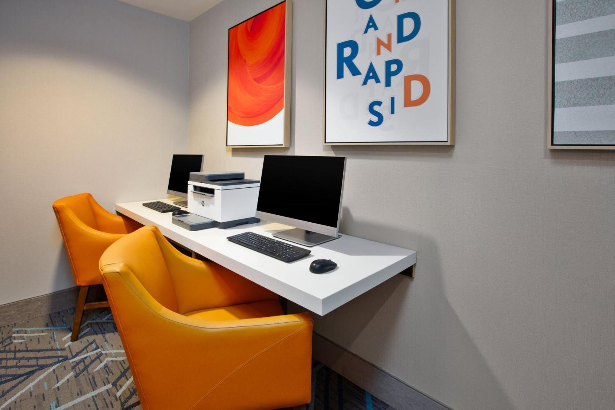 Express & Grand Rapids-north By Ihg 2* Grand Rapids