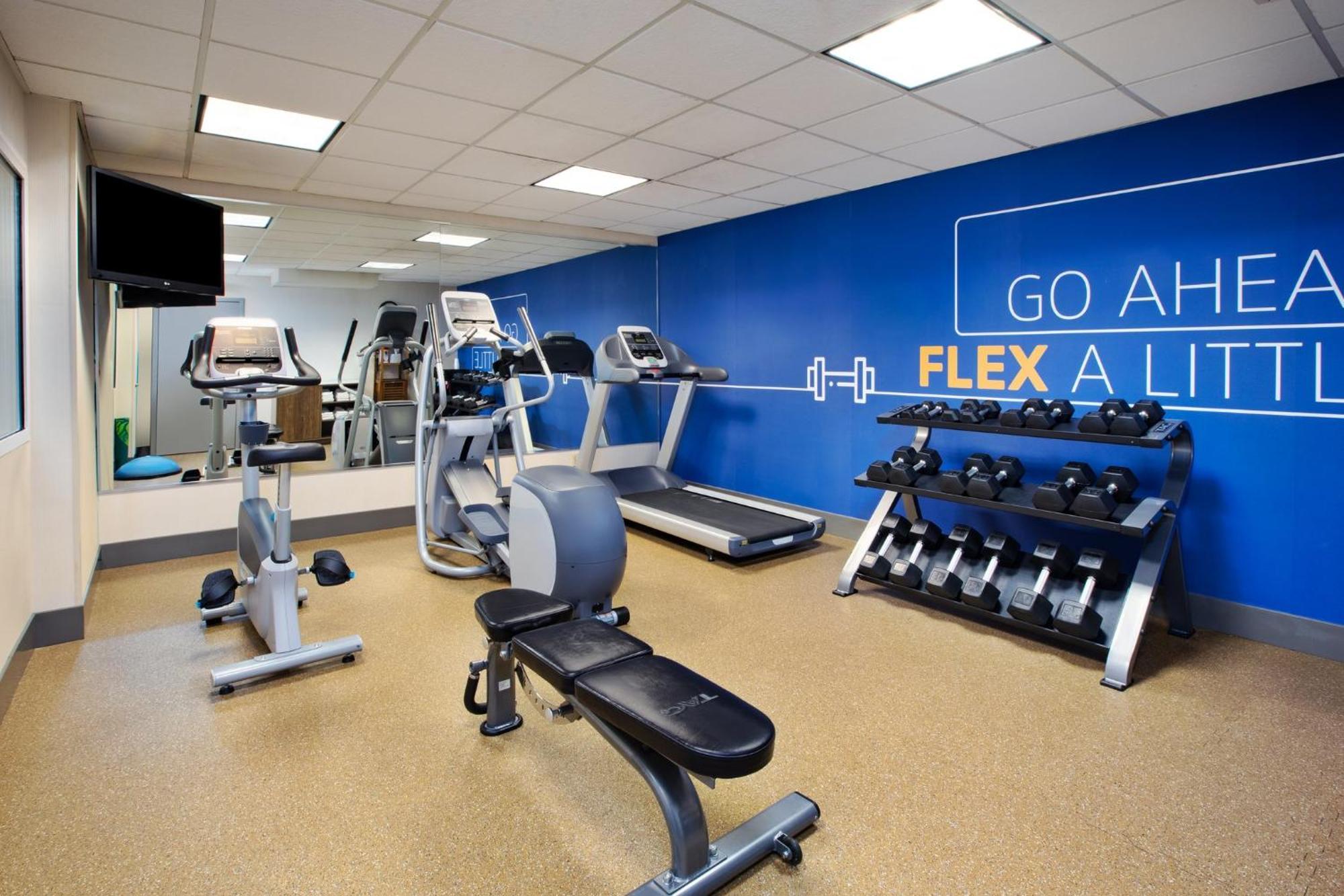 Hotel Express & Grand Rapids-north By Ihg