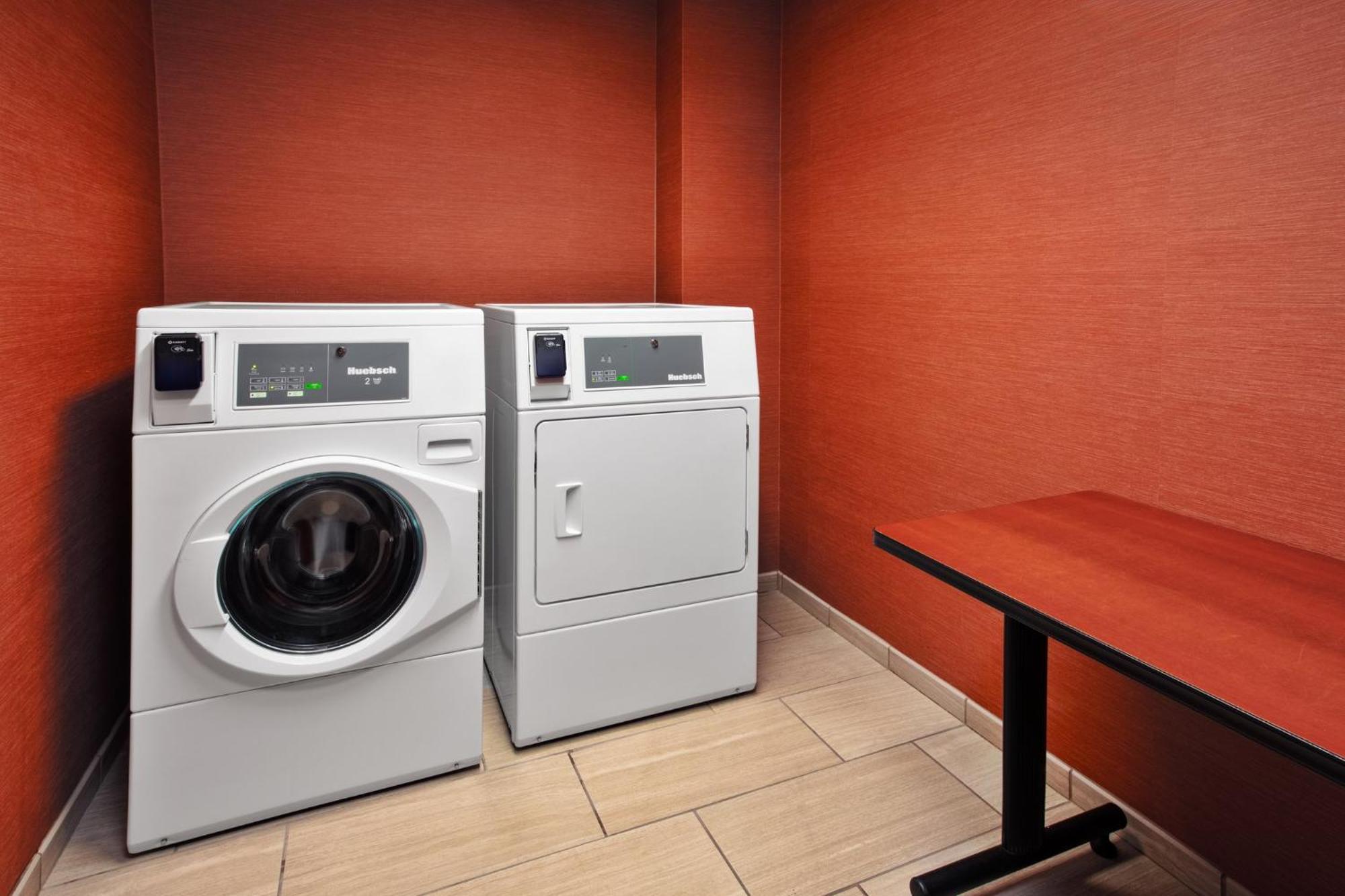 Hotel Express & Grand Rapids-north By Ihg Grand Rapids