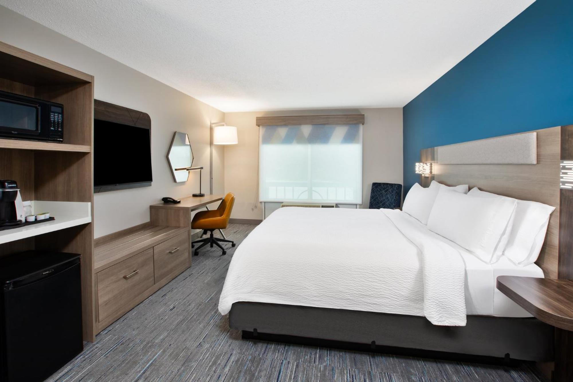 Express & Grand Rapids-north By Ihg 2*