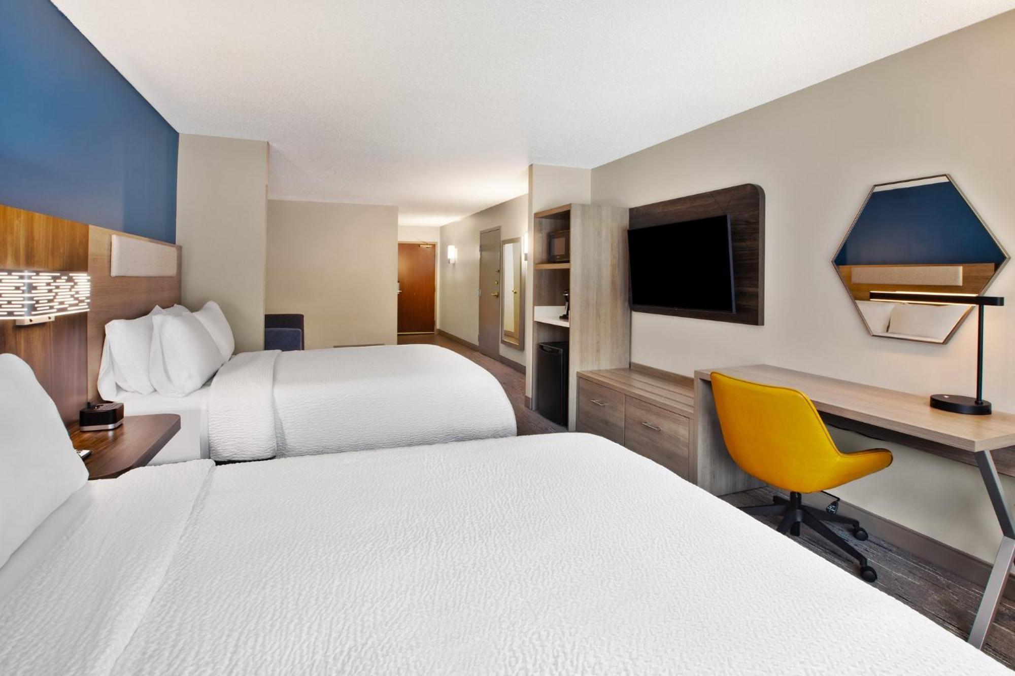 Express & Grand Rapids-north By Ihg 2*