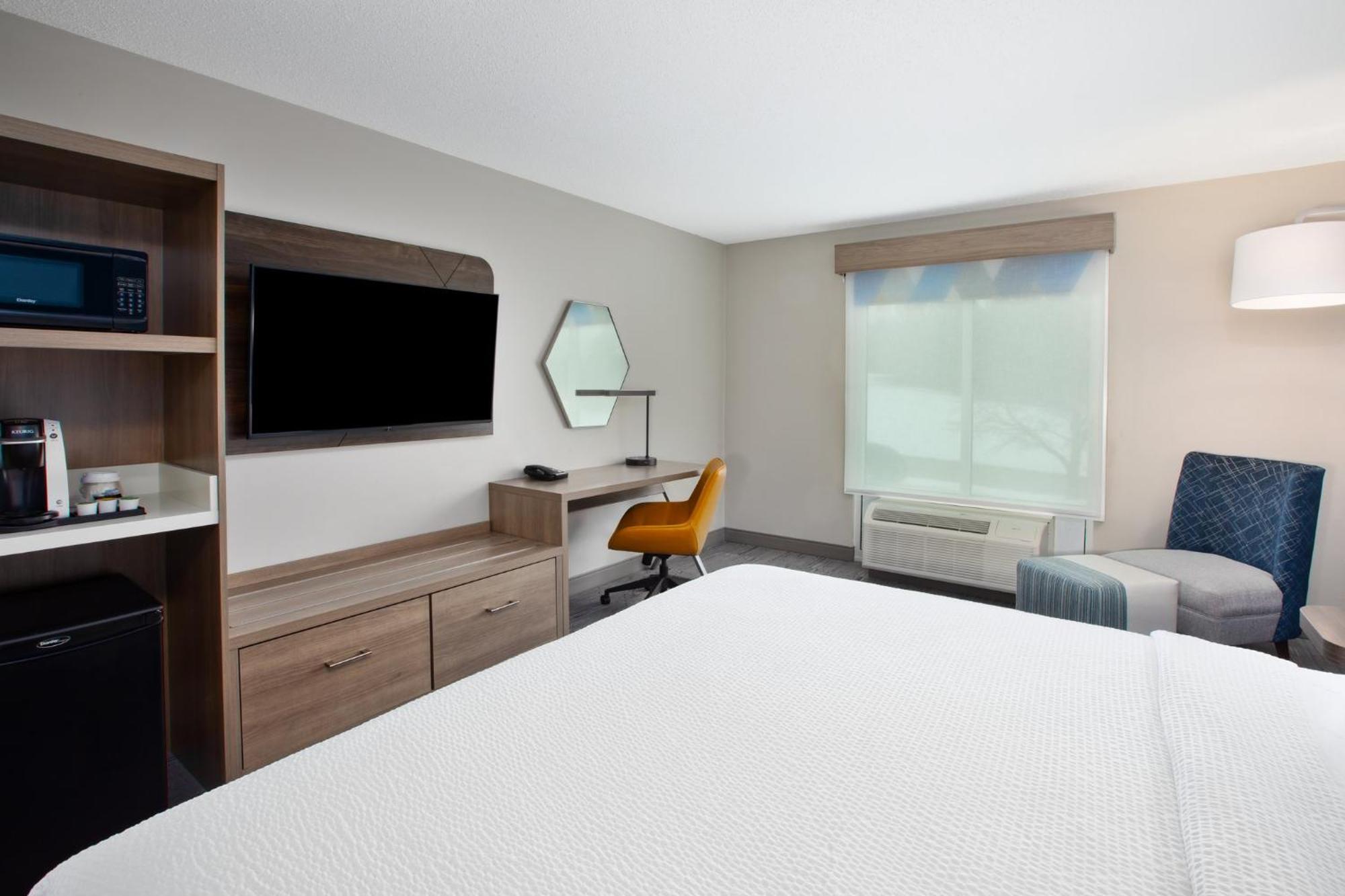 Express & Grand Rapids-north By Ihg Grand Rapids