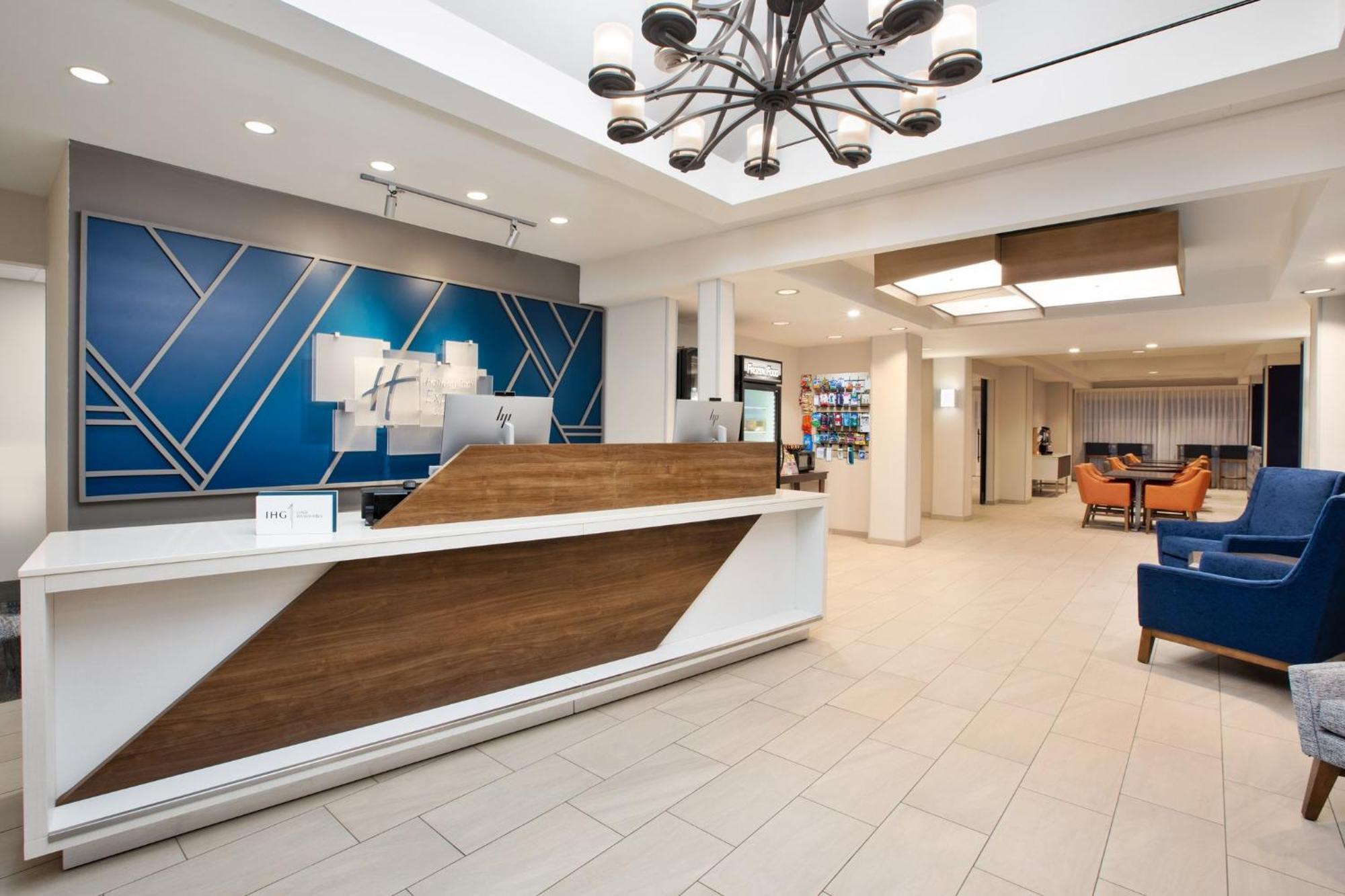 Hotel Express & Grand Rapids-north By Ihg