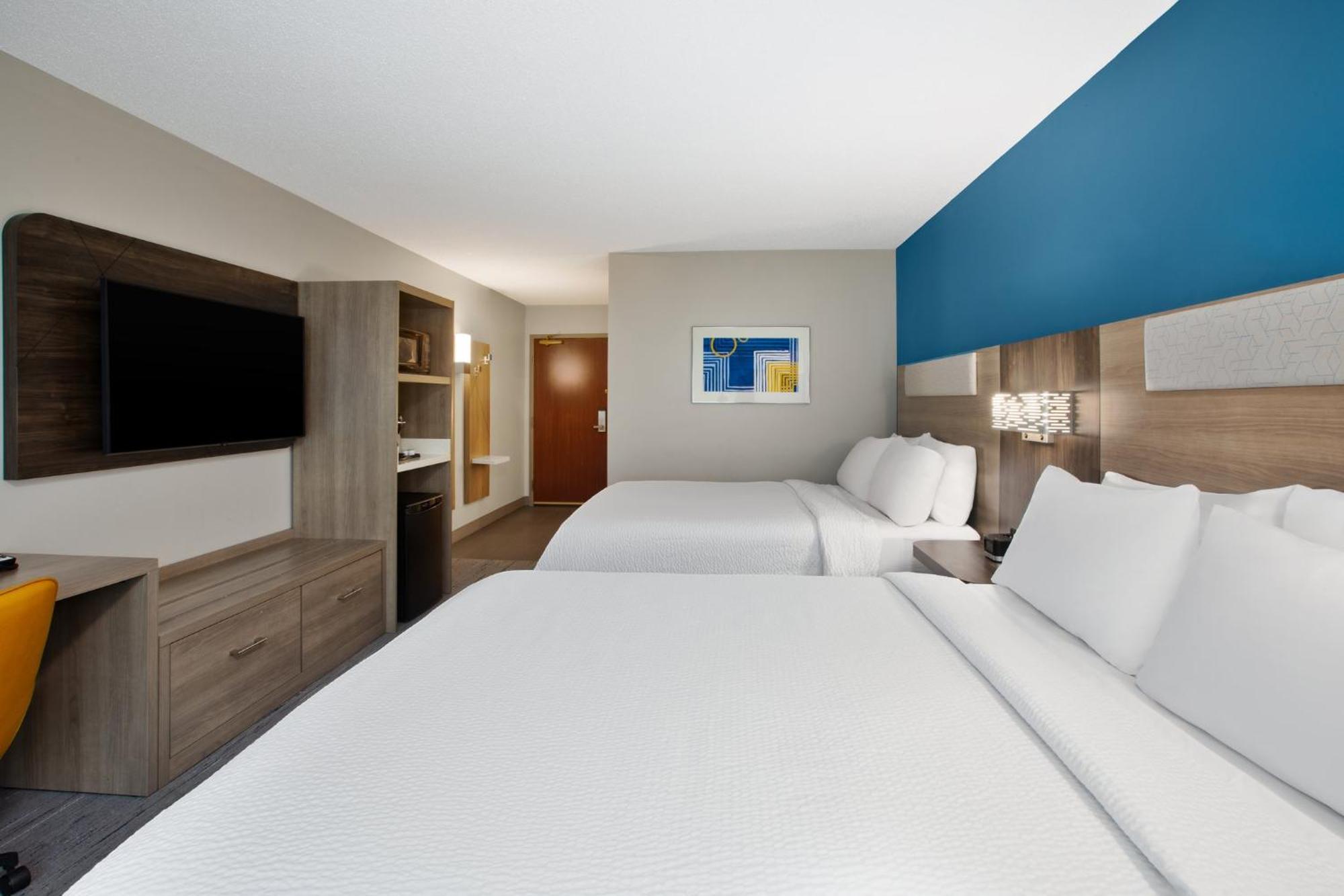Express & Grand Rapids-north By Ihg 2*