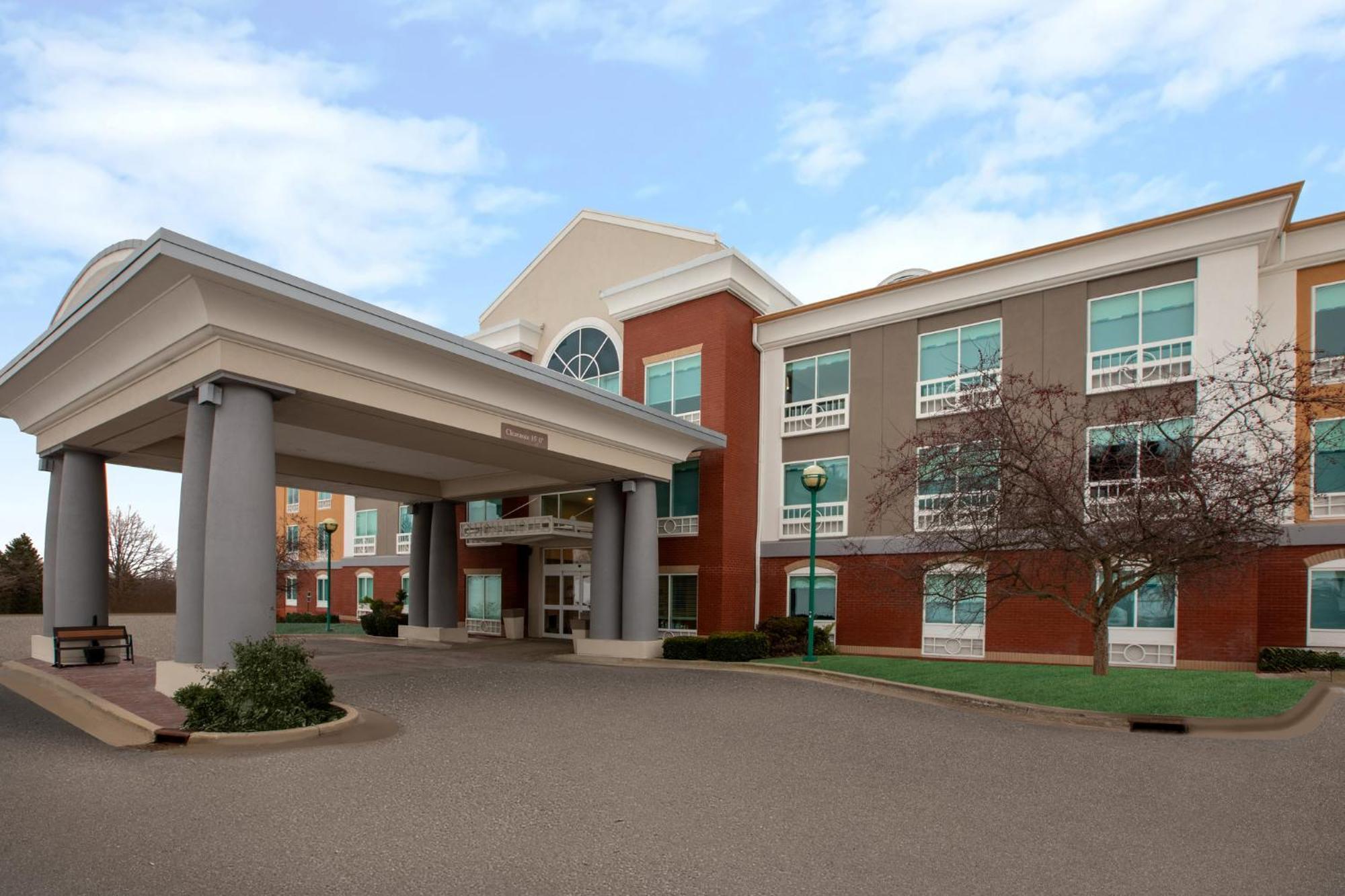 Express & Grand Rapids-north By Ihg