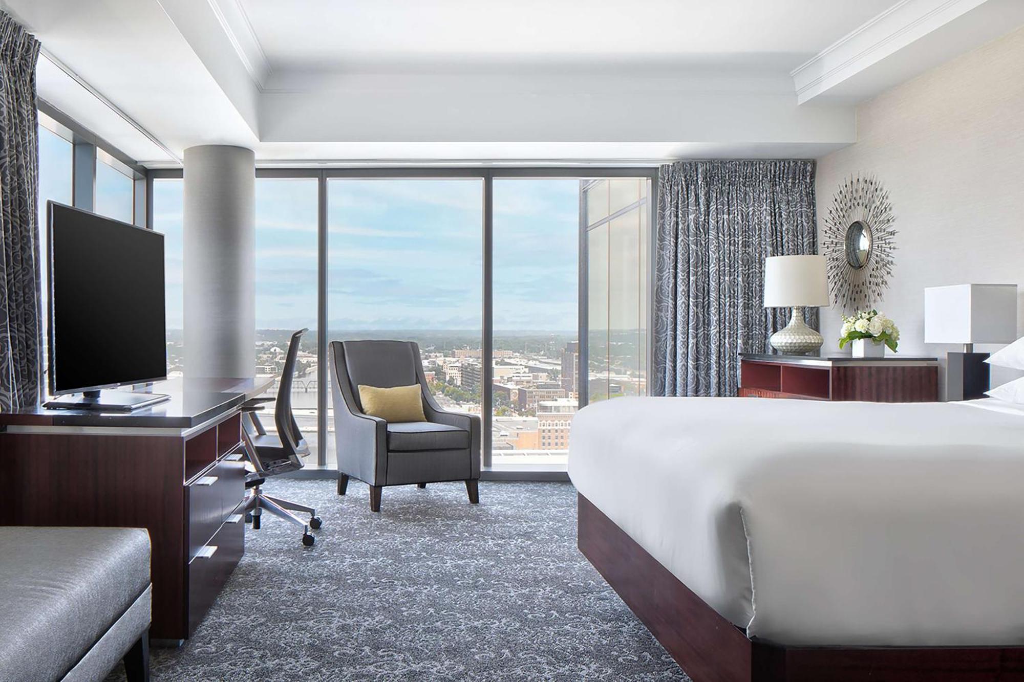 Amway Grand Plaza Hotel, Curio Collection By Hilton Hotel