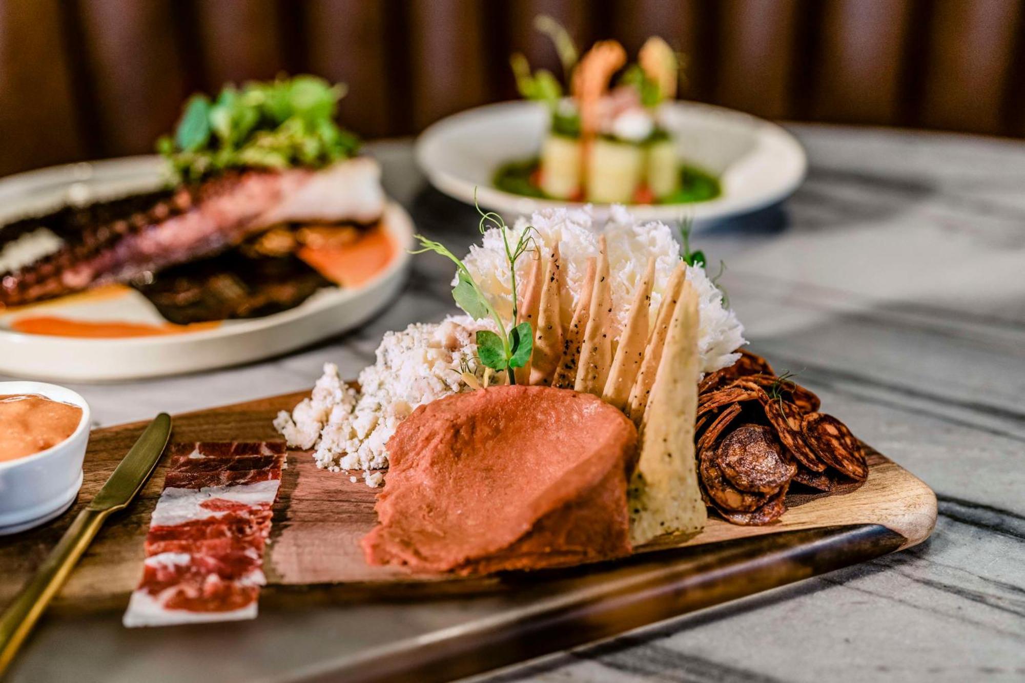 Hotel Amway Grand Plaza Hotel, Curio Collection By Hilton Grand Rapids