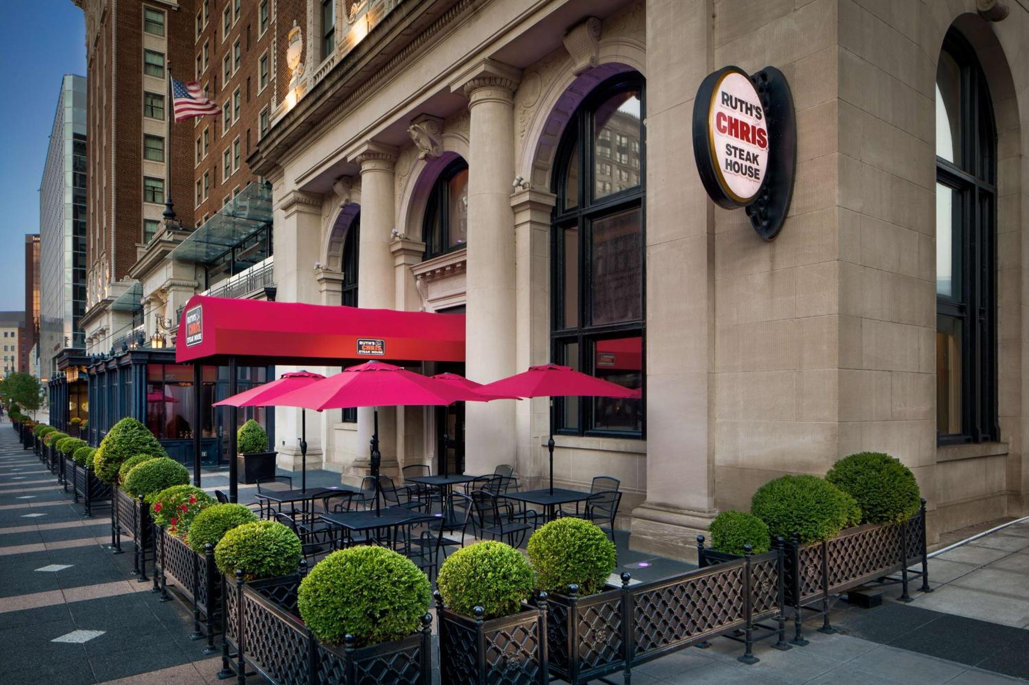 Hotel Amway Grand Plaza Hotel, Curio Collection By Hilton 4*