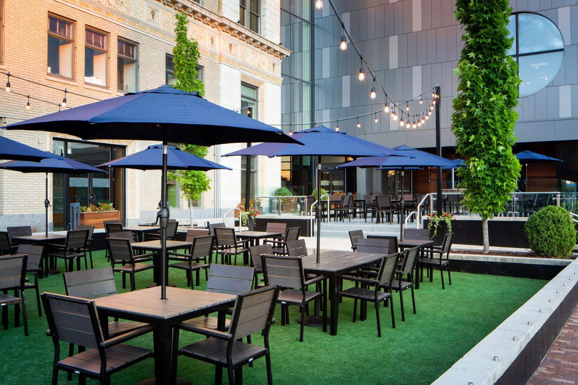 Amway Grand Plaza Hotel, Curio Collection By Hilton Hotel Grand Rapids