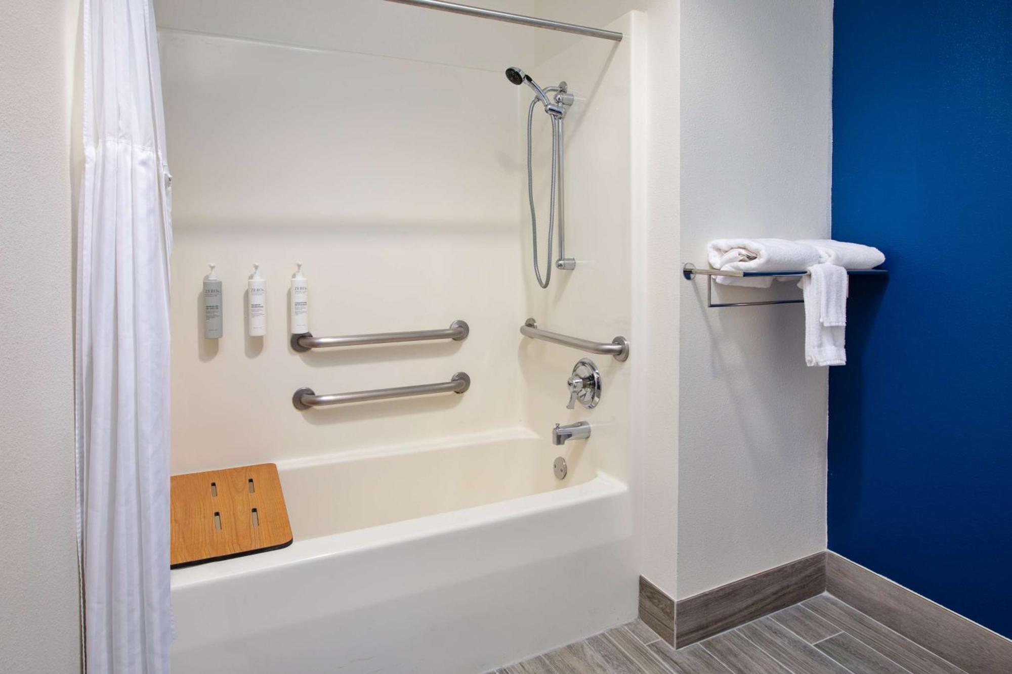 Spark By Hilton Walker North Grand Rapids