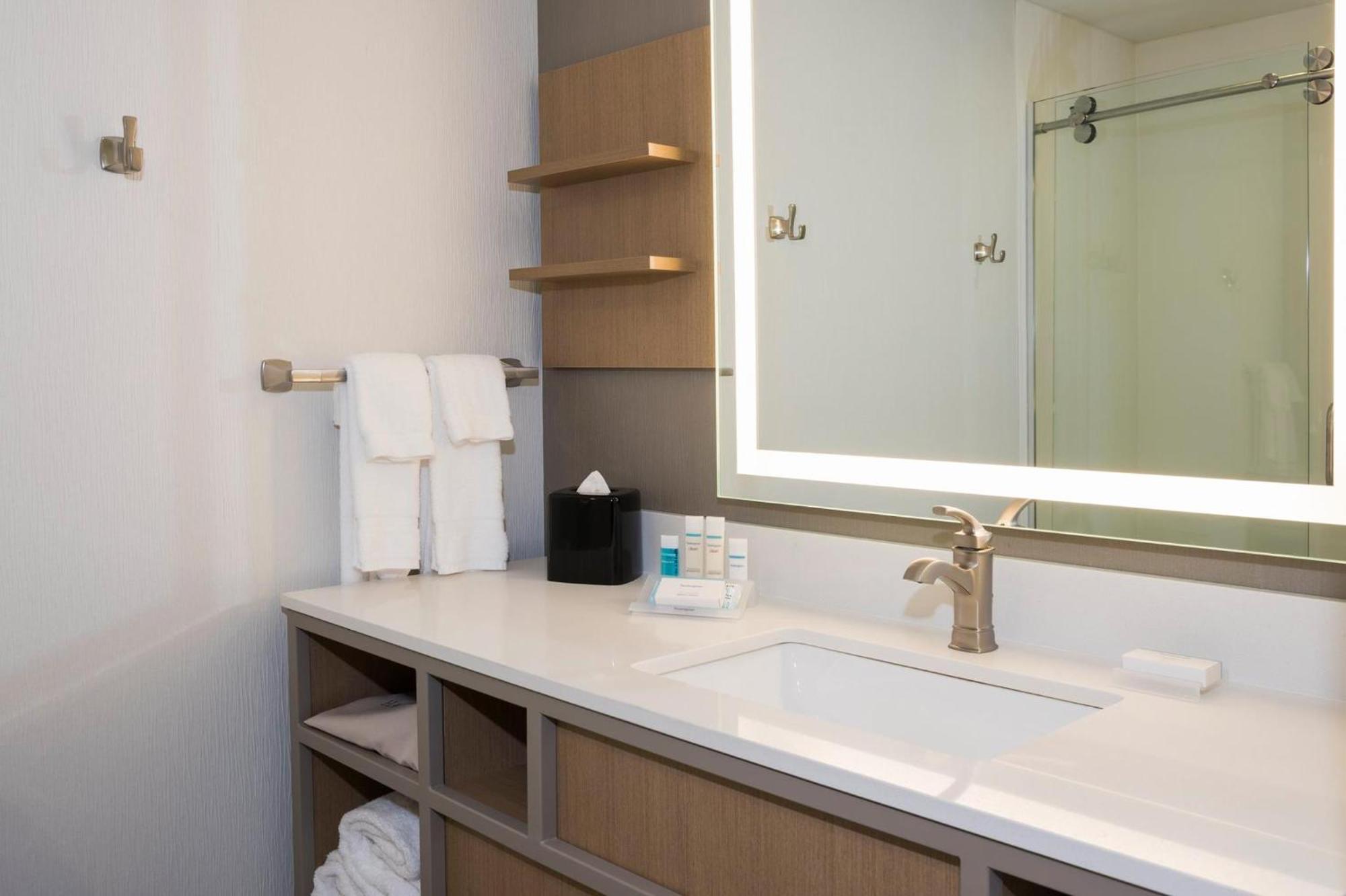 Hilton Garden Inn Grand Rapids East Hotel 3*